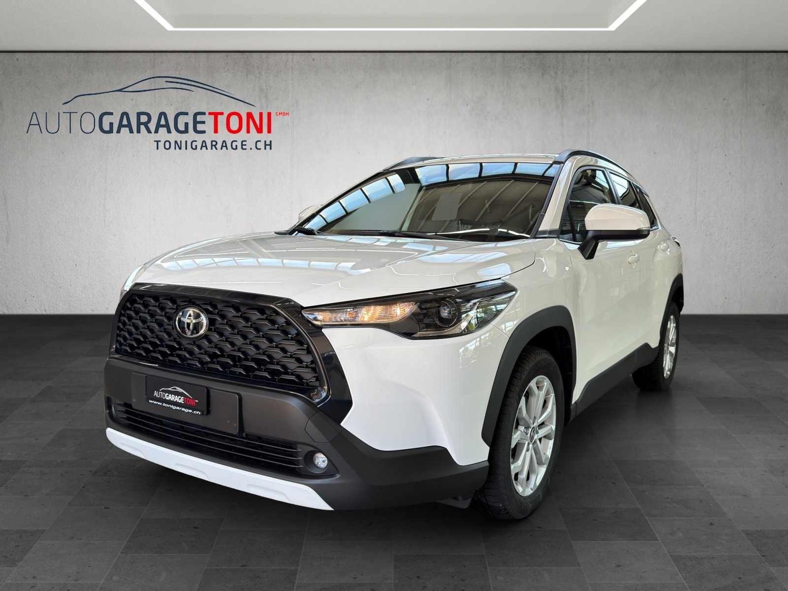 TOYOTA Corolla Cross 1.8 Trend e-CVT