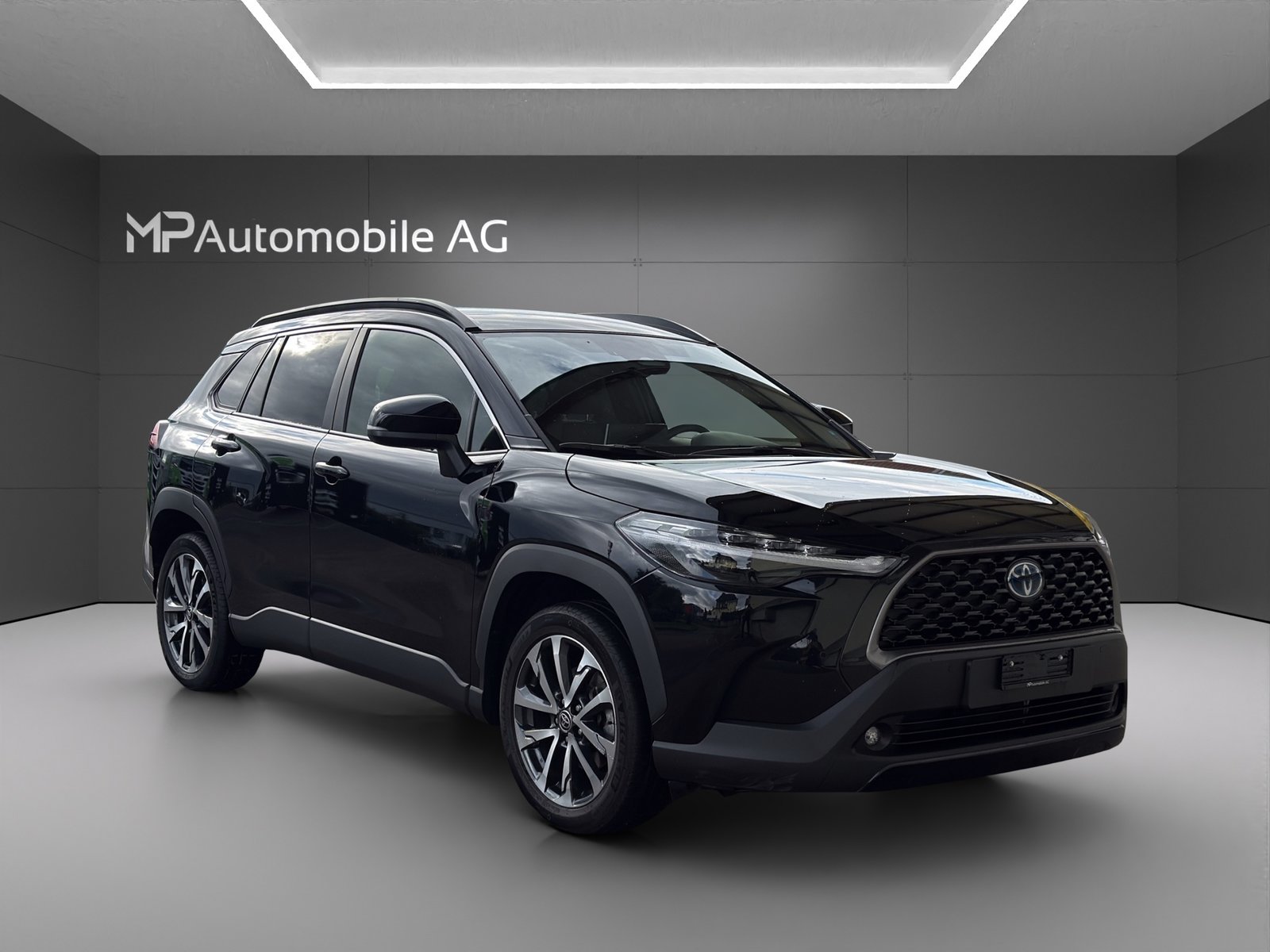 TOYOTA Corolla Cross 2.0 4WD Trend e-CVT, Voll-Hybrid Benzin/Elektro, Occasion / Gebraucht, Automatik - 2