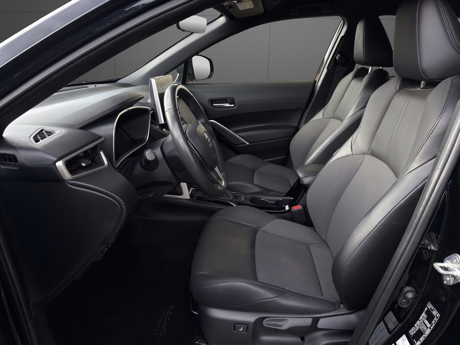 TOYOTA Corolla Cross 2.0 4WD Trend e-CVT, Voll-Hybrid Benzin/Elektro, Occasion / Gebraucht, Automatik - 6