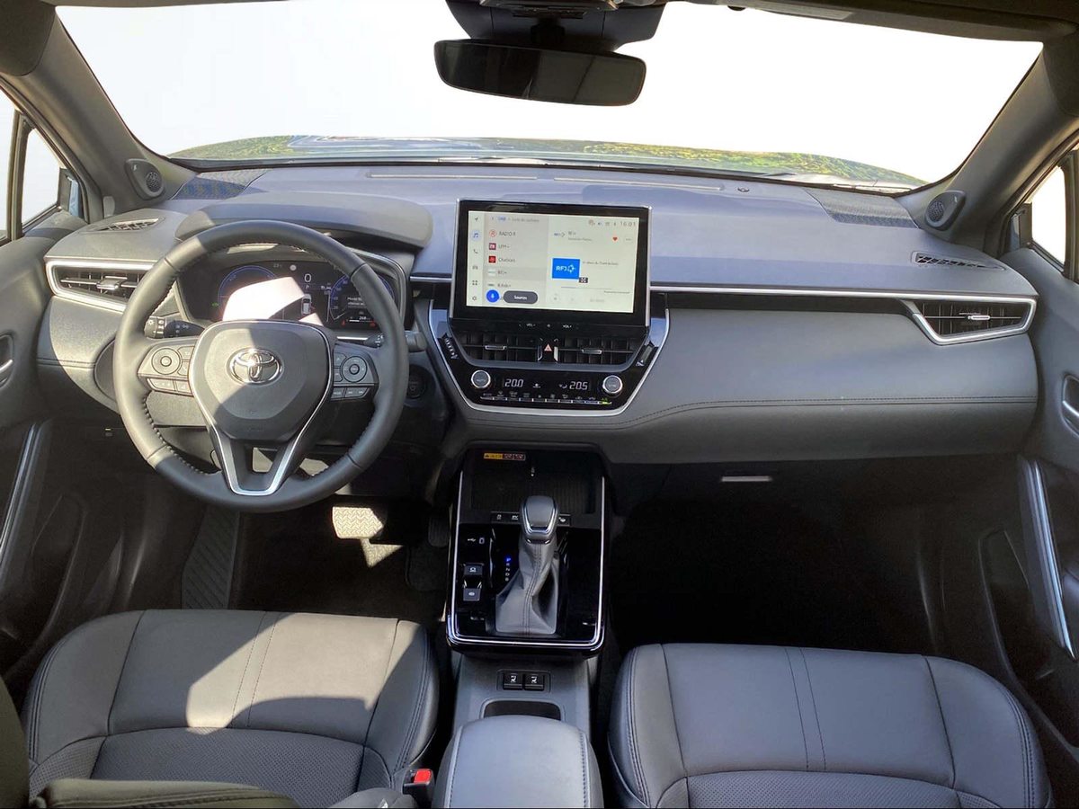 TOYOTA Corolla Cross 2.0 HSD Premium AWD-i, Hybride Intégral Essence/Électricité, Voiture nouvelle, Automatique - 6