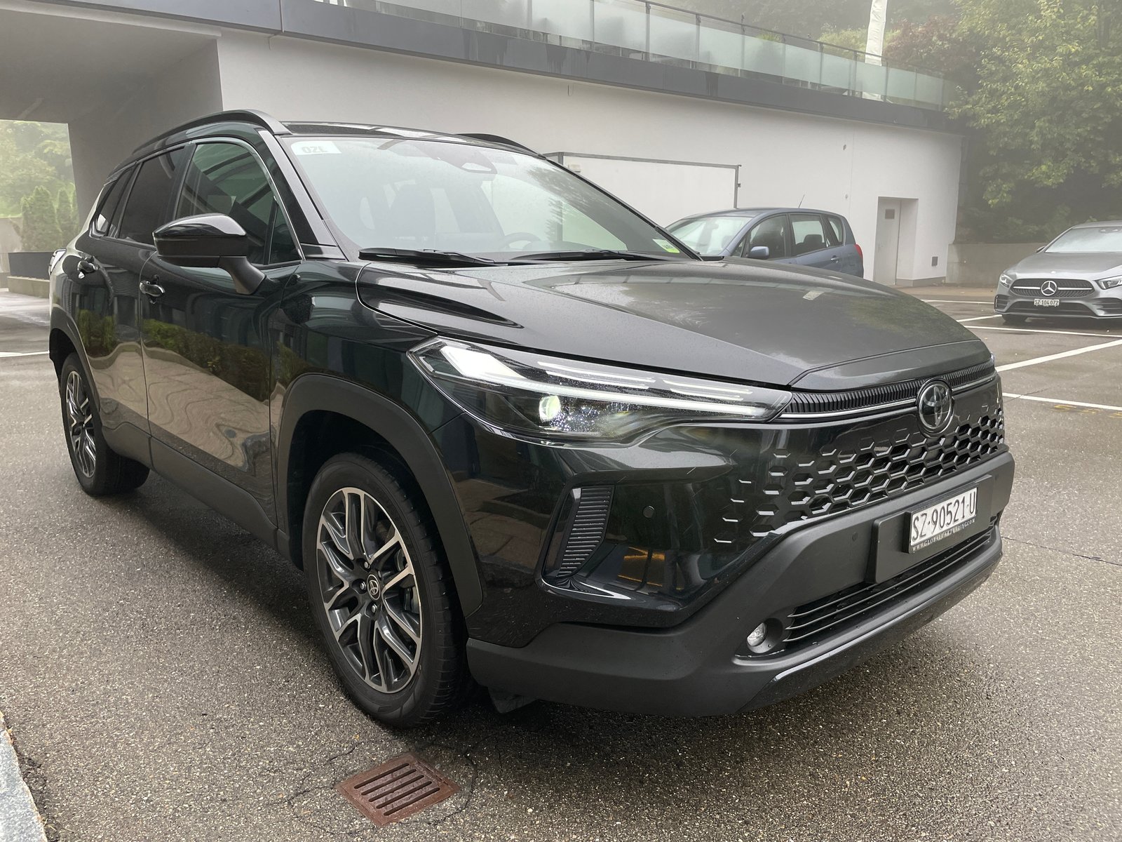 TOYOTA Corolla Cross 2.0 4WD Trend e-CVT, Hybride Intégral Essence/Électricité, Voiture nouvelle, Automatique - 3