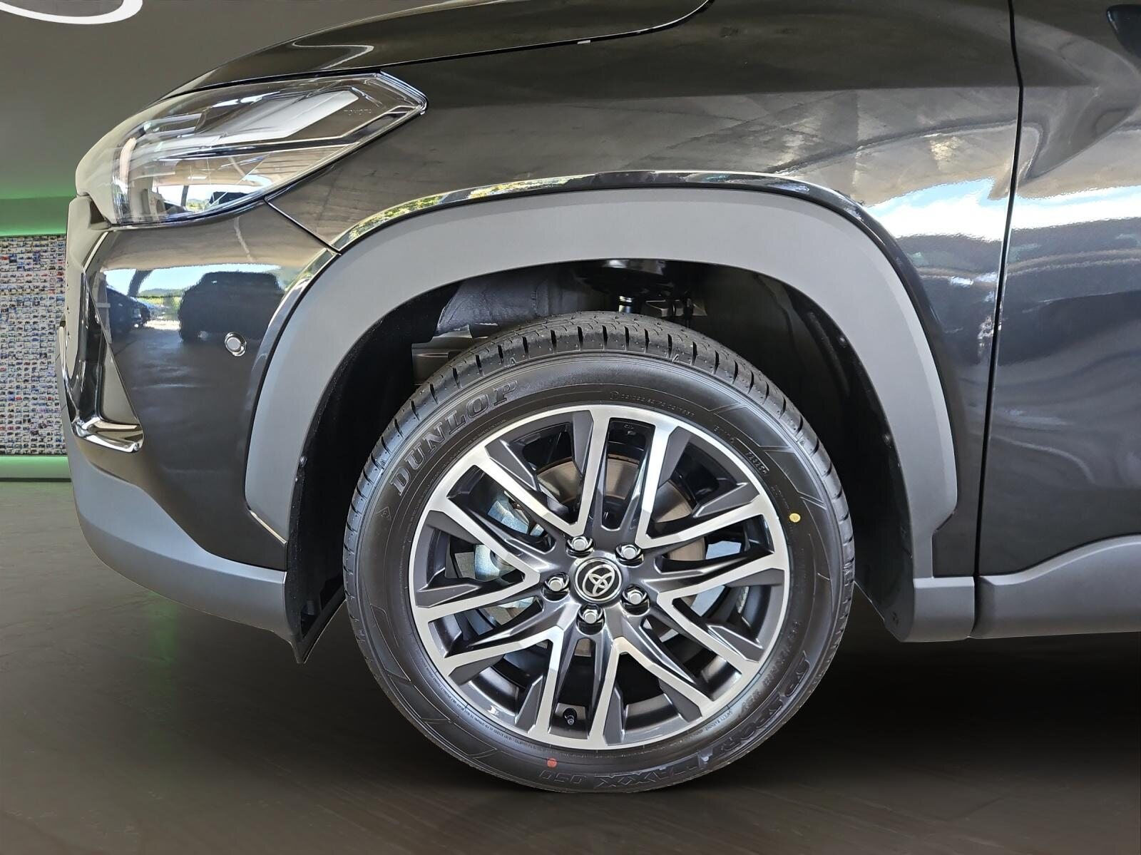 TOYOTA Corolla Cross 2.0 HSD Premium AWD-i, Voll-Hybrid Benzin/Elektro, Neuwagen, Automatik - 6