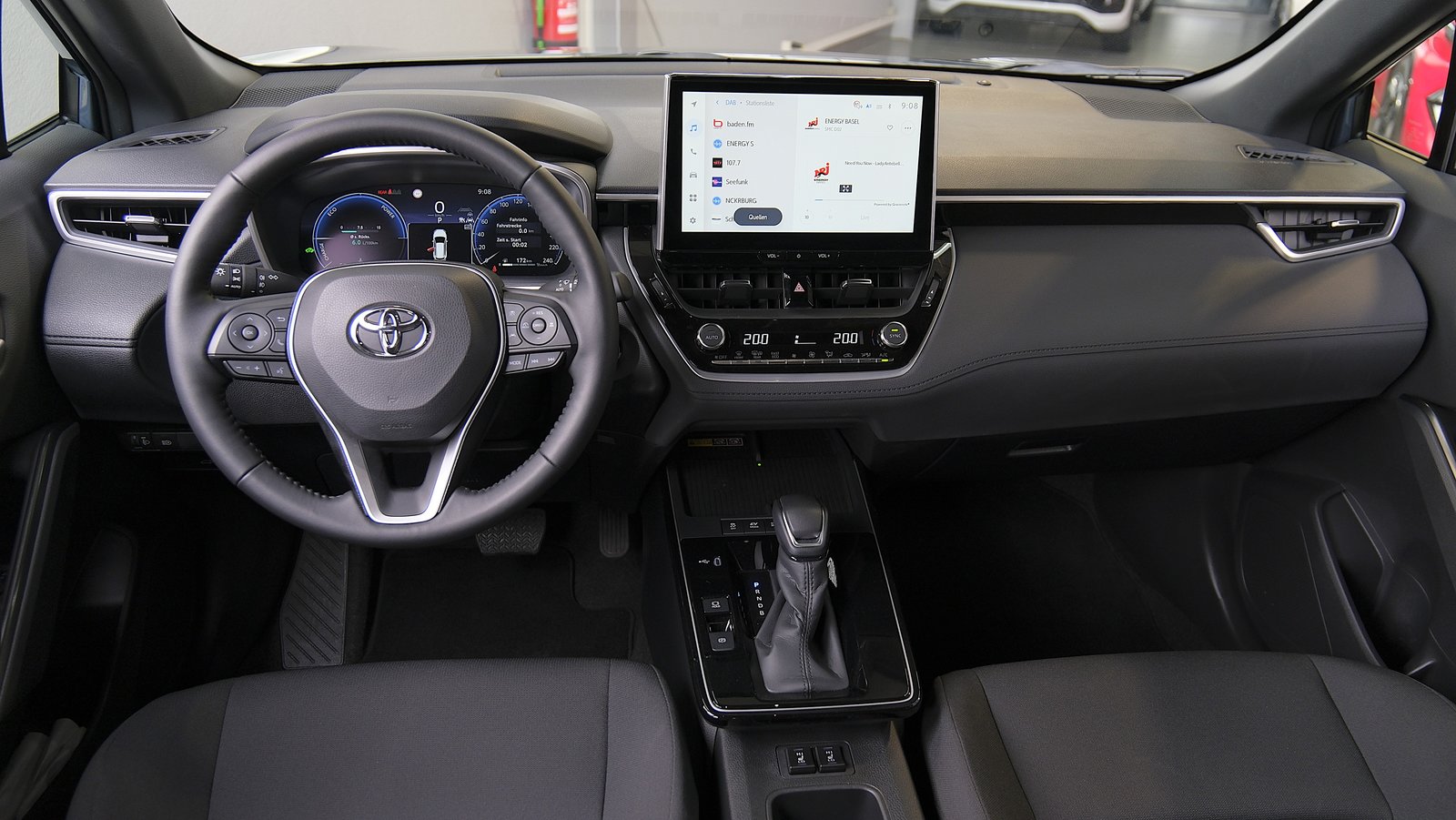 TOYOTA Corolla Cross 2.0 Trend e-CVT, Hybride Intégral Essence/Électricité, Occasion / Utilisé, Automatique - 6