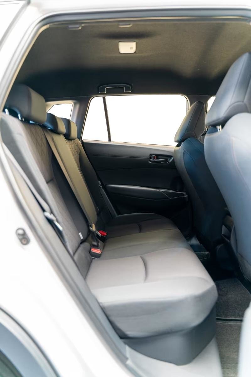 TOYOTA COROLLA CROSS, Voll-Hybrid Benzin/Elektro, Occasion / Gebraucht, Automatik - 7