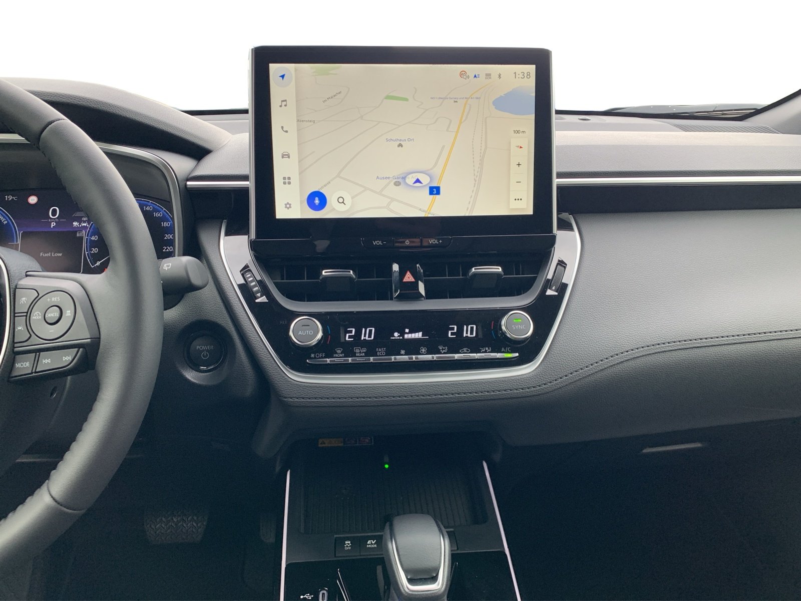 TOYOTA Corolla Cross 2.0 HSD Premium AWD-i, Hybride Intégral Essence/Électricité, Voiture de démonstration, Automatique - 7