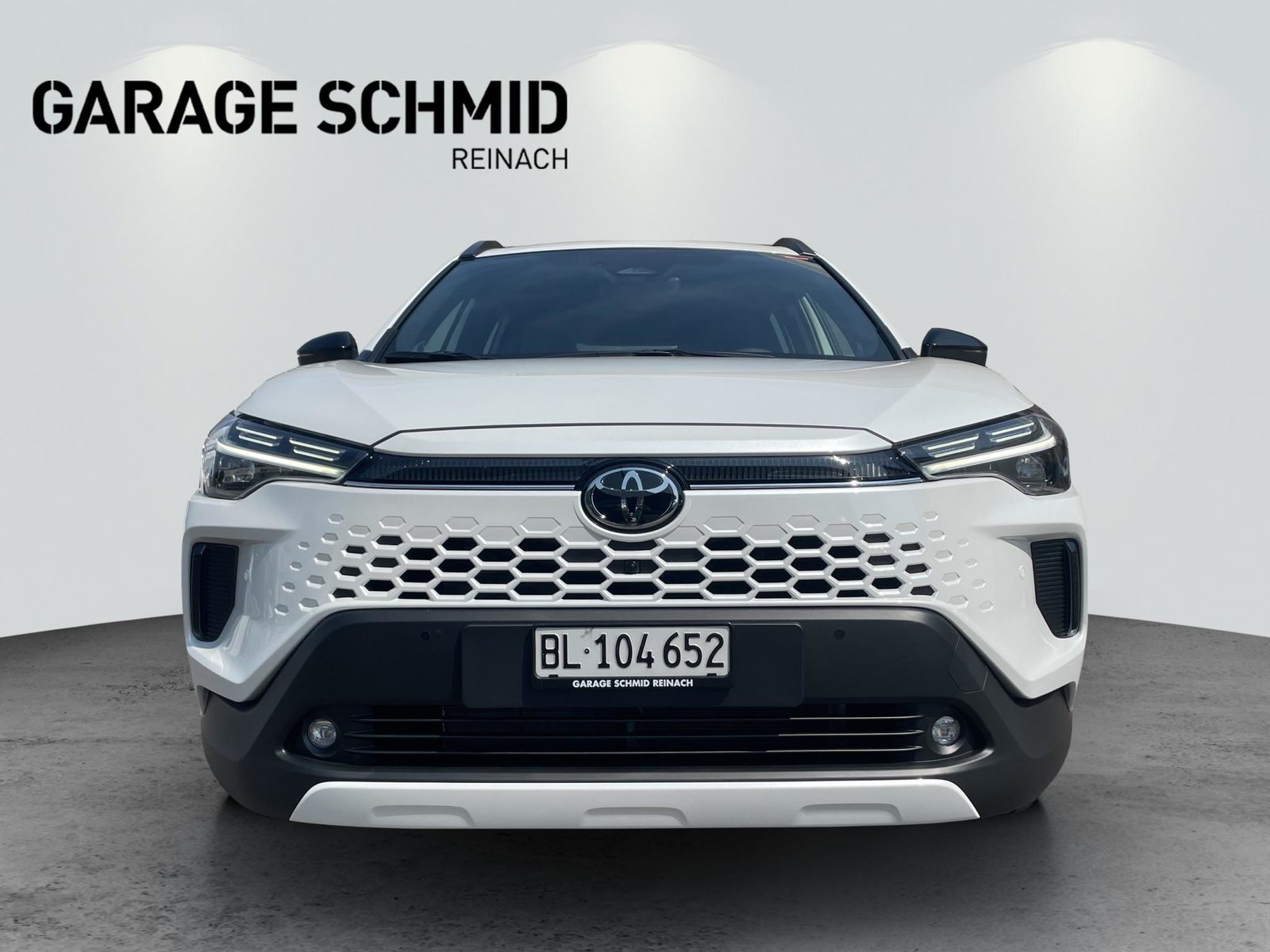 TOYOTA Corolla Cross 2.0 HSD Premium AWD-i, Voll-Hybrid Benzin/Elektro, Vorführwagen, Automatik - 2
