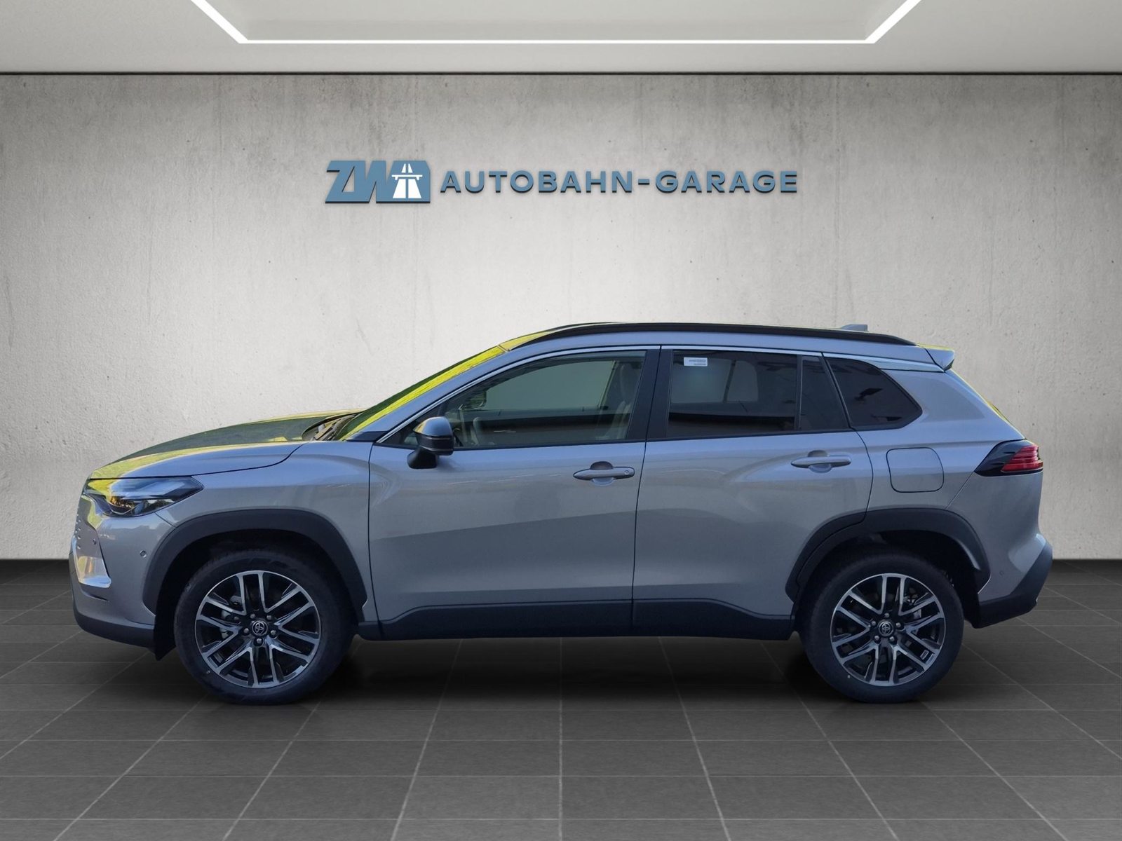 TOYOTA Corolla Cross 2.0 HSD Premium AWD-i, Voll-Hybrid Benzin/Elektro, Vorführwagen, Automatik - 2