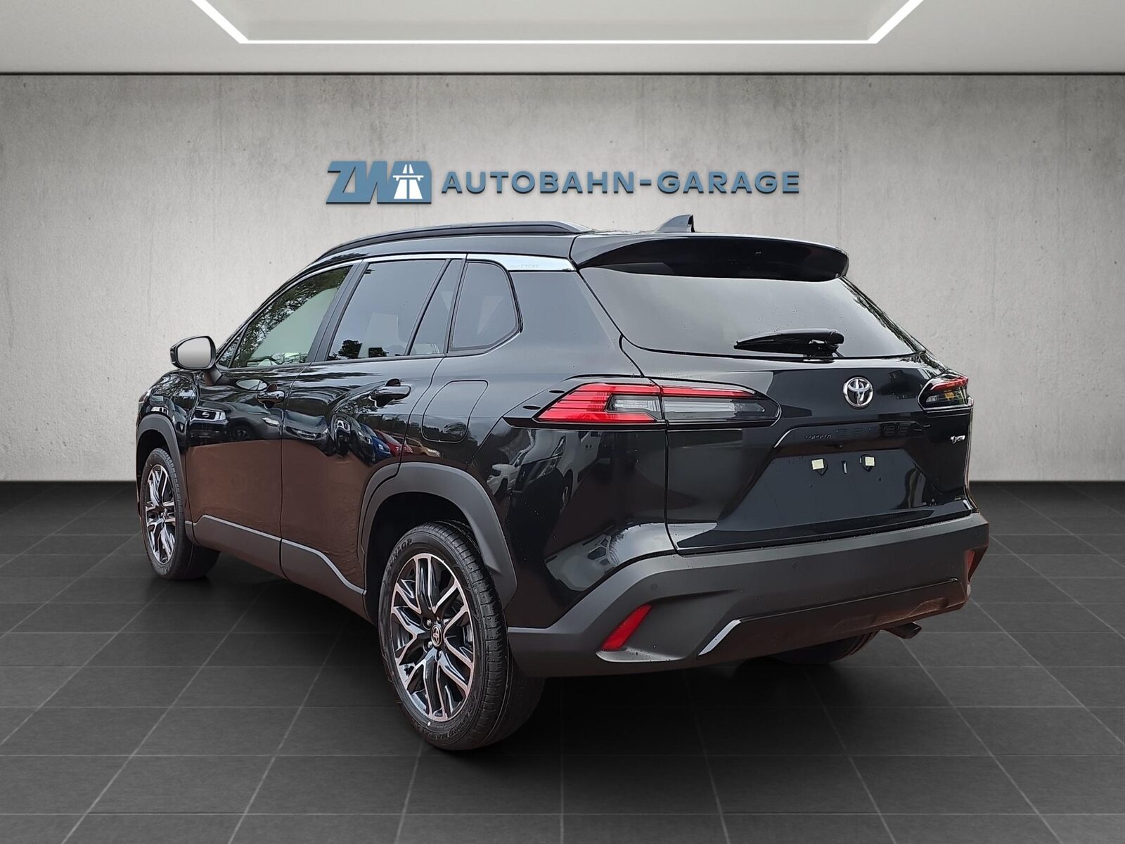 TOYOTA Corolla Cross 2.0 HSD Trend AWD-i, Full-Hybrid Petrol/Electric, Ex-demonstrator, Automatic - 3