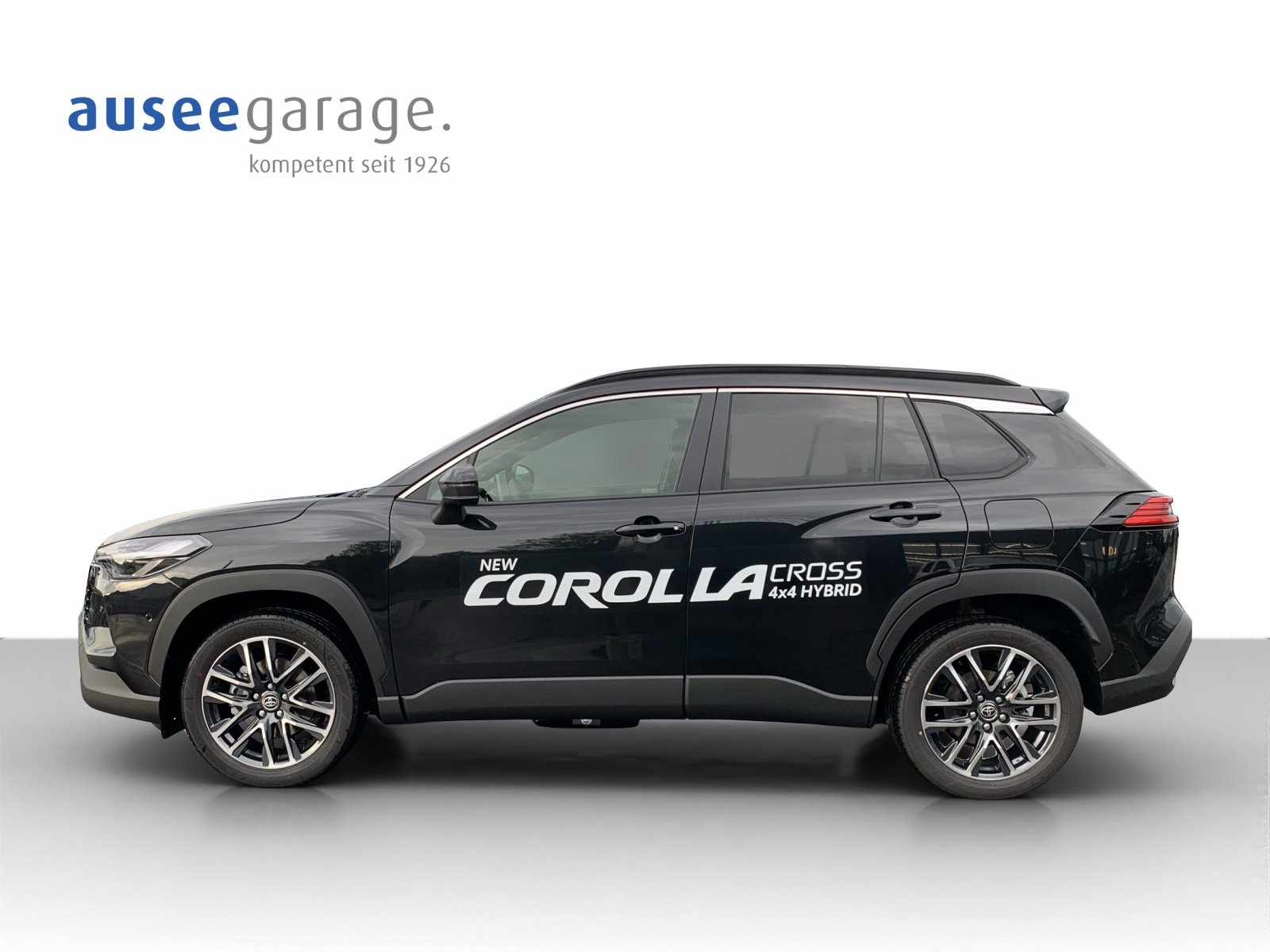 TOYOTA Corolla Cross 2.0 HSD Premium AWD-i, Full-Hybrid Petrol/Electric, Ex-demonstrator, Automatic - 3
