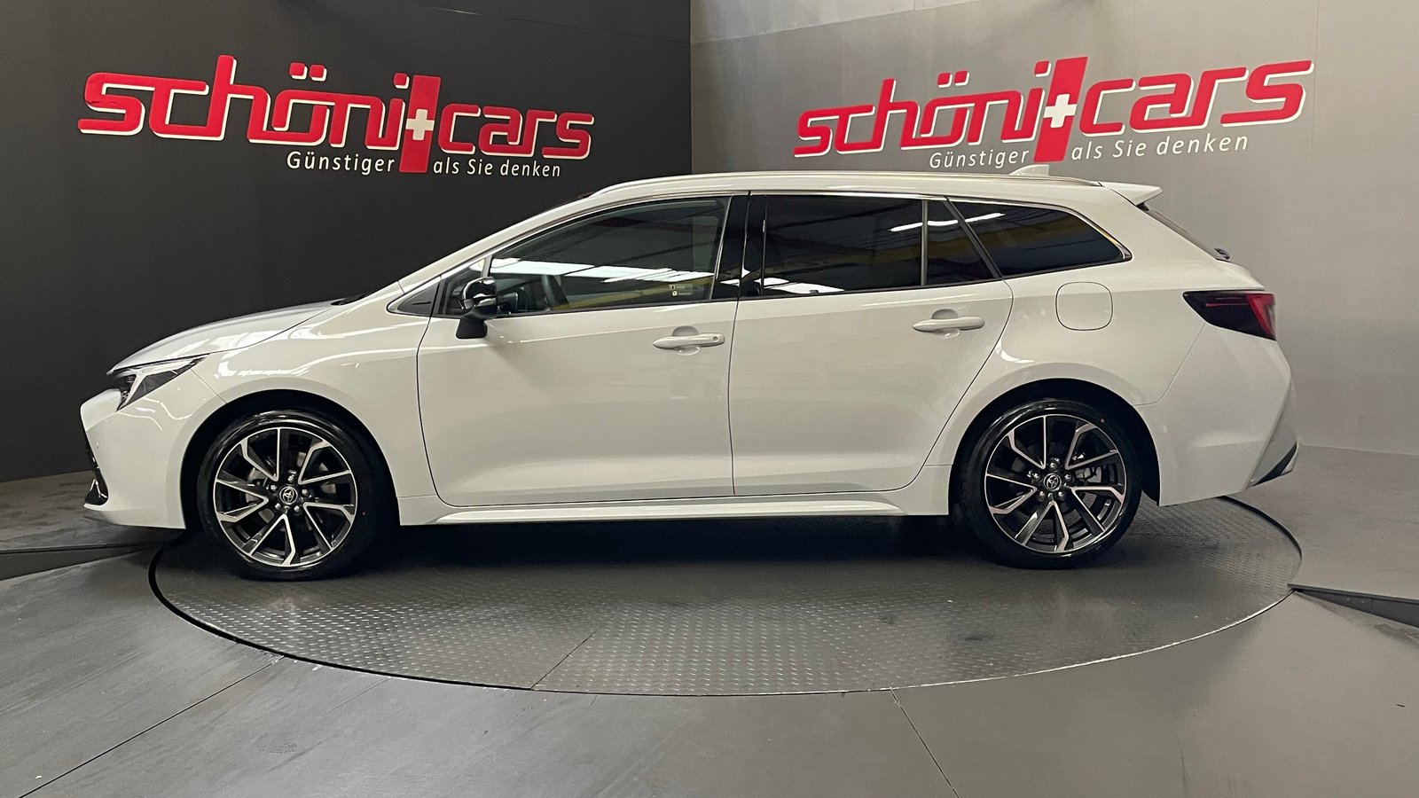 TOYOTA Corolla Touring Sports 2.0 HSD Premium e-CVT, Hybride Intégral Essence/Électricité, Voiture nouvelle, Automatique - 4