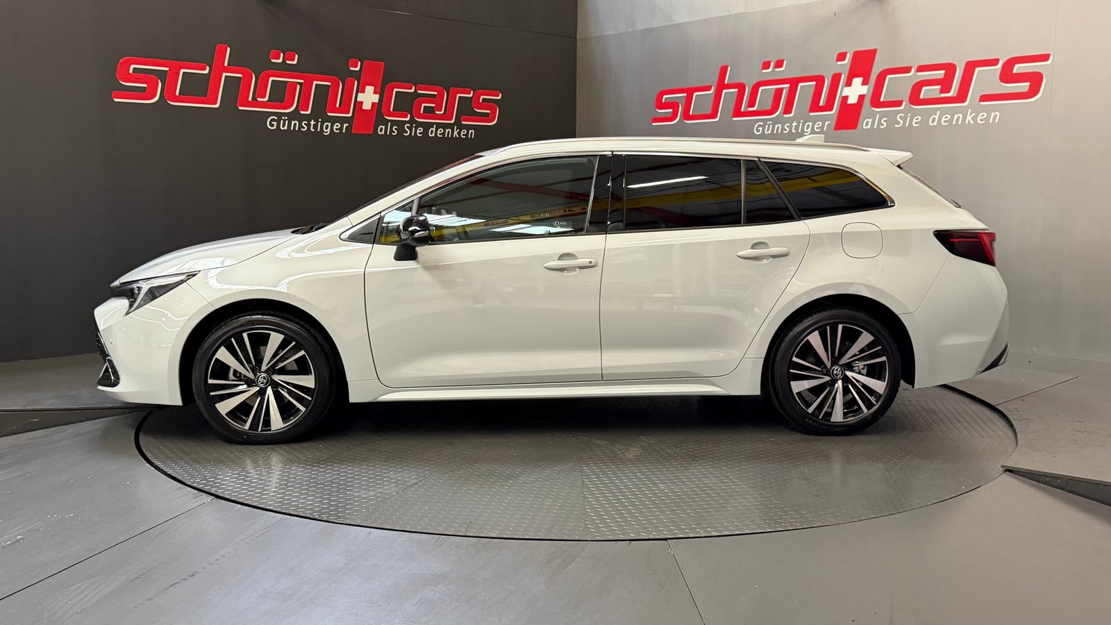 TOYOTA Corolla Touring Sports 2.0 HSD Trend e-CVT, Hybride Intégral Essence/Électricité, Voiture nouvelle, Automatique - 3