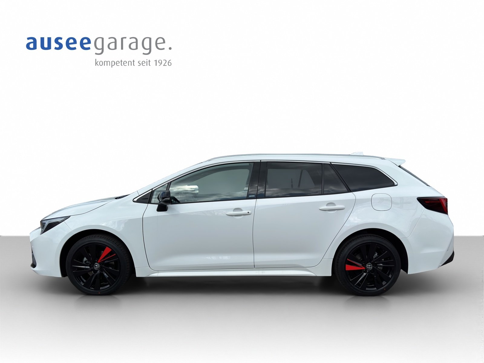 TOYOTA Corolla Touring Sports 2.0 HSD Swiss Edition, Full-Hybrid Petrol/Electric, New car, Automatic - 2