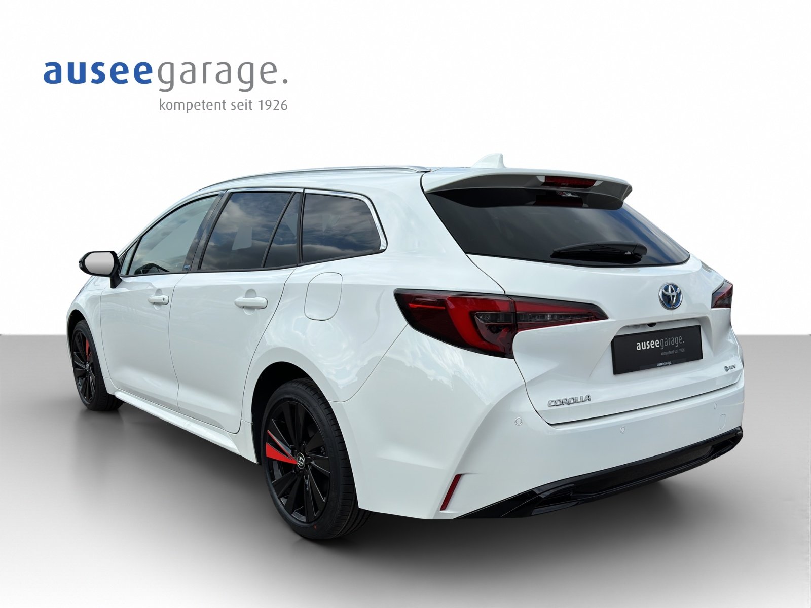 TOYOTA Corolla Touring Sports 2.0 HSD Swiss Edition, Full-Hybrid Petrol/Electric, New car, Automatic - 3