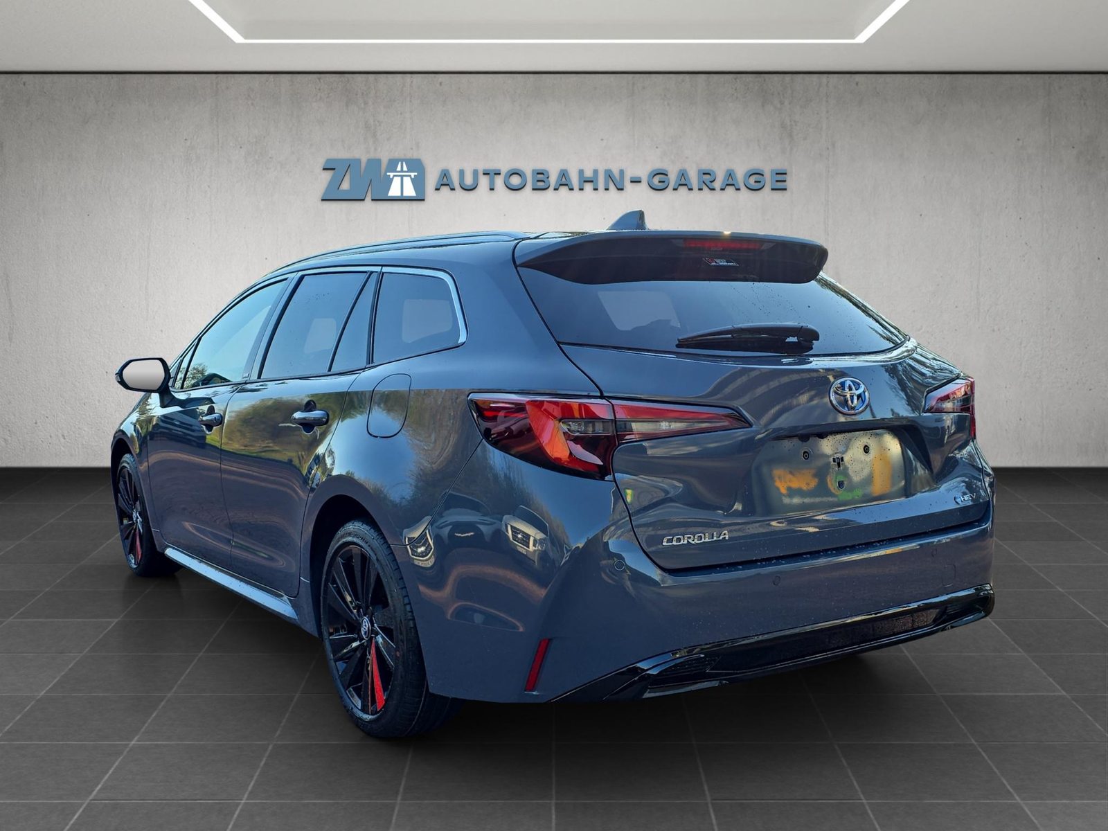 TOYOTA Corolla Touring Sports 2.0 HSD Swiss Edition, Full-Hybrid Petrol/Electric, New car, Automatic - 3