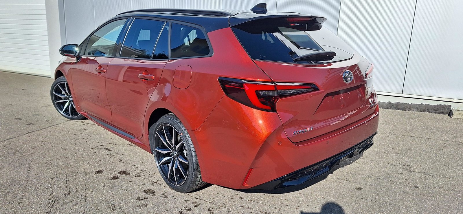 TOYOTA Corolla Touring Sports 2.0 HSD GR Sport, Full-Hybrid Petrol/Electric, New car, Automatic - 3
