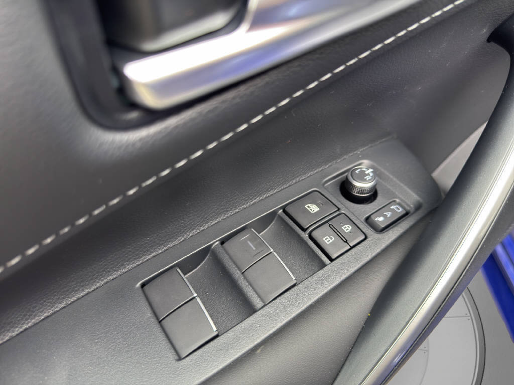 TOYOTA Corolla Touring Sports 2.0 HSD Swiss Edition, Hybride Integrale Benzina/Elettrica, Auto nuove, Automatico - 5