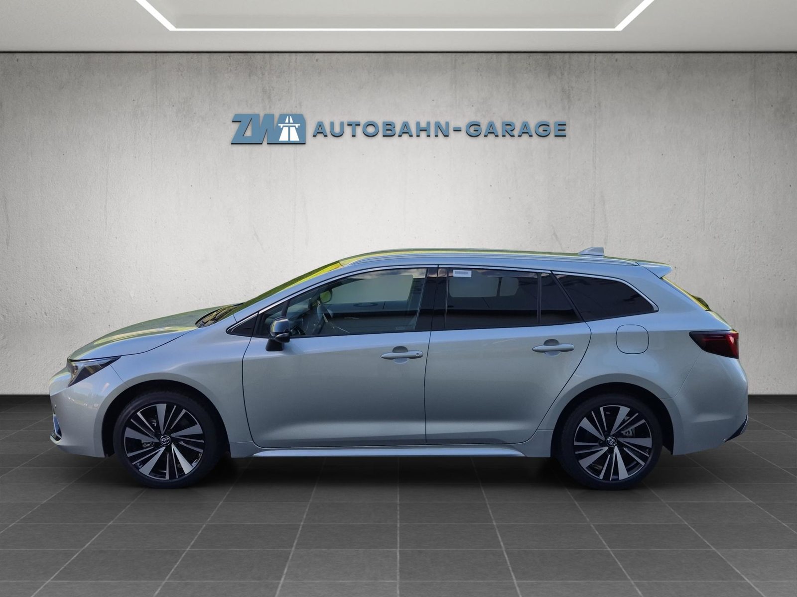 TOYOTA Corolla Touring Sports 2.0 HSD Trend, Hybride Integrale Benzina/Elettrica, Auto nuove, Automatico - 2