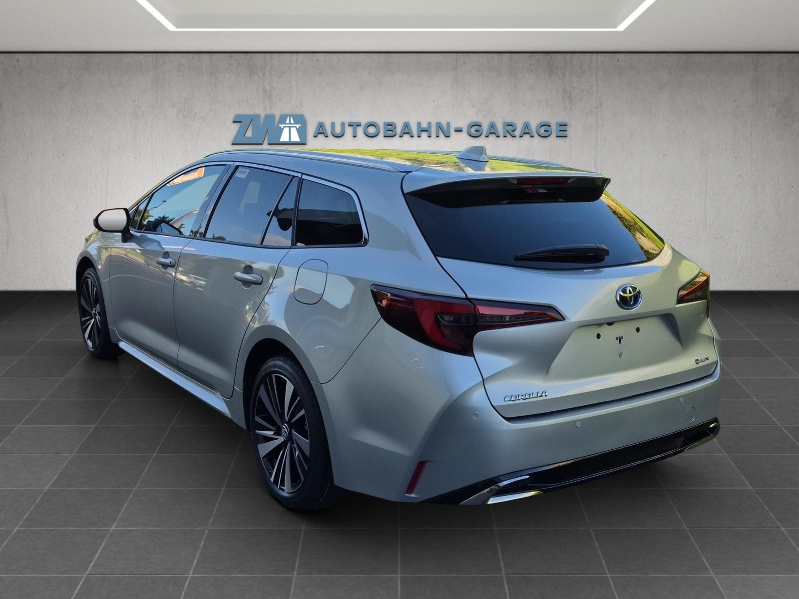 TOYOTA Corolla Touring Sports 2.0 HSD Trend, Hybride Integrale Benzina/Elettrica, Auto nuove, Automatico - 3