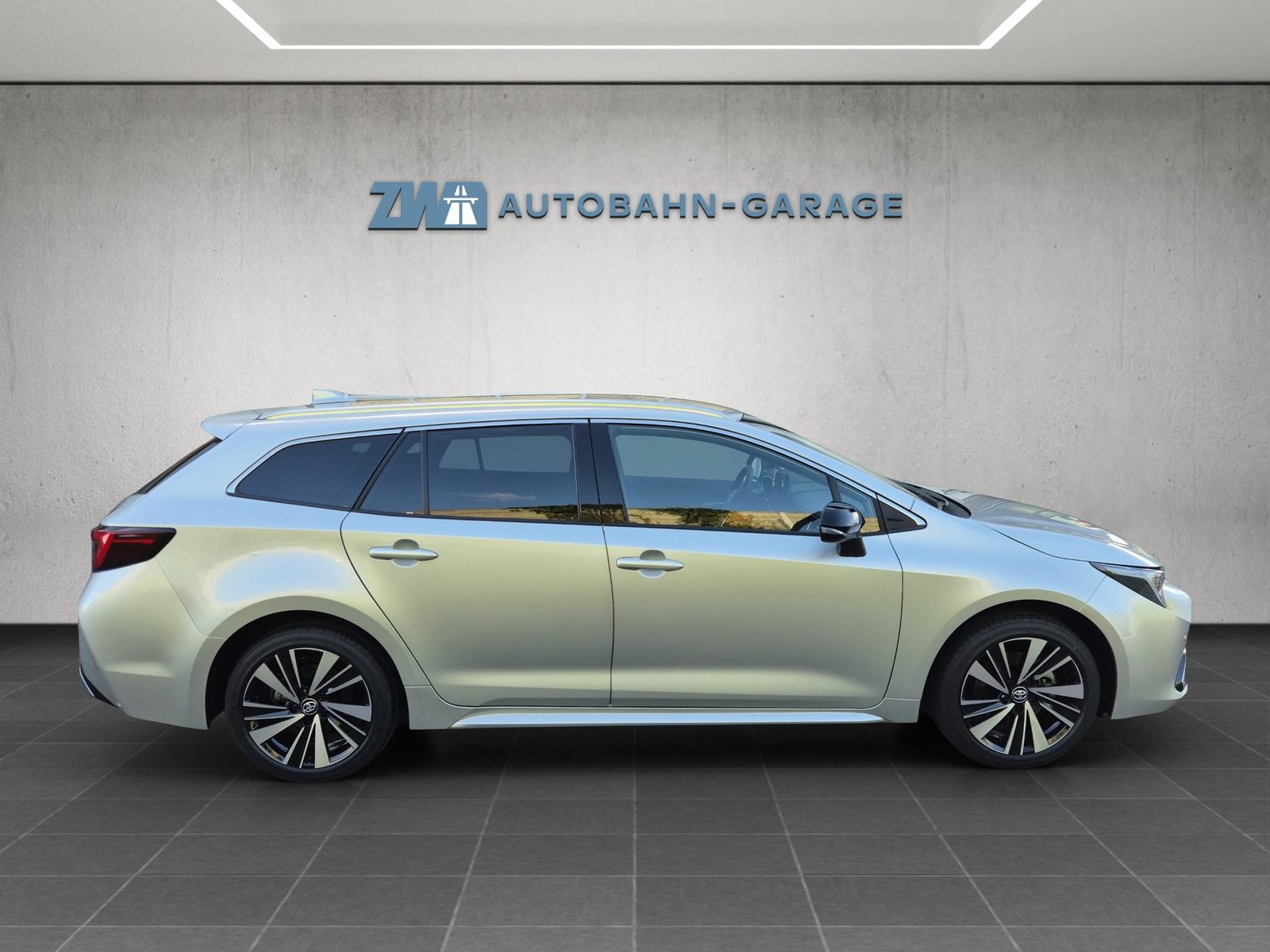 TOYOTA Corolla Touring Sports 2.0 HSD Trend, Hybride Integrale Benzina/Elettrica, Auto nuove, Automatico - 6