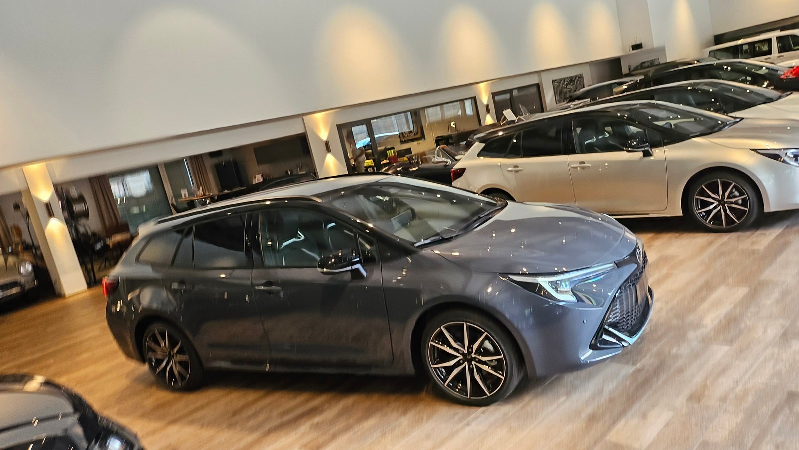 TOYOTA Corolla Touring Sports 2.0 HSD GR Sport e-CVT, Voll-Hybrid Benzin/Elektro, Neuwagen, Automatik - 7