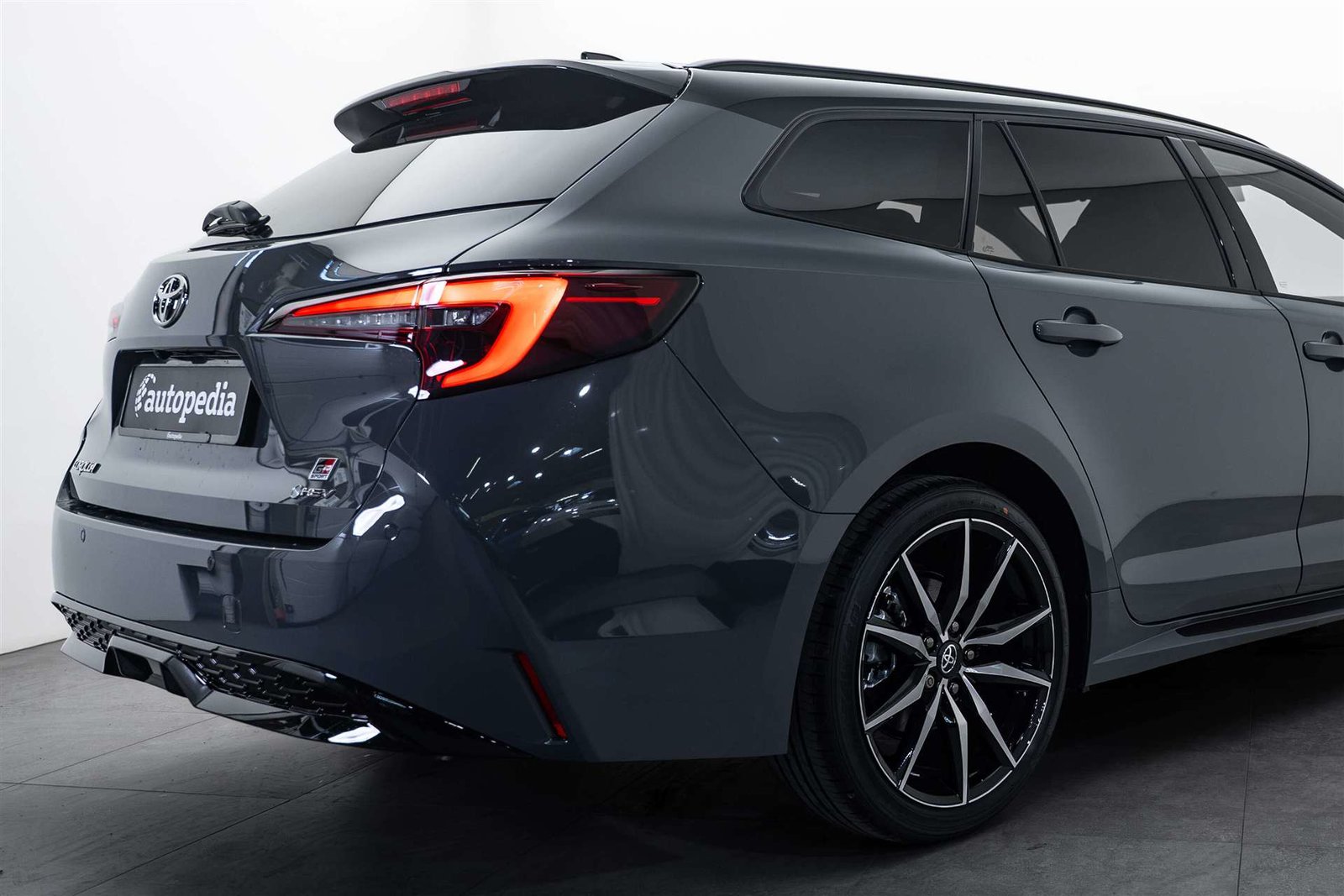 TOYOTA Corolla Touring Sports 2.0 HSD GR Sport e-CVT Automat, Full-Hybrid Petrol/Electric, New car, Automatic - 4