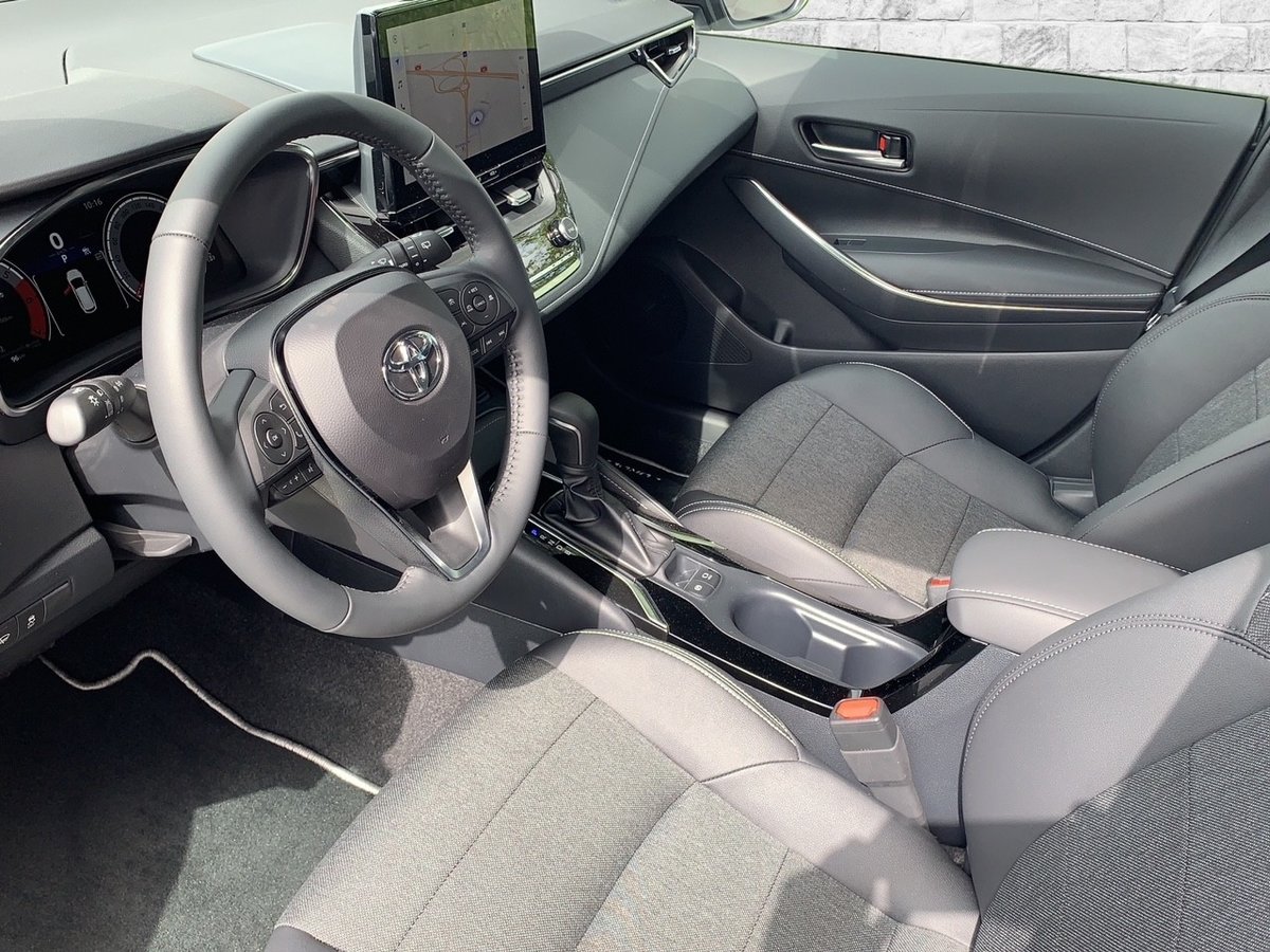 TOYOTA Corolla Touring Sports 1.8 HSD Trend e-CVT, Voll-Hybrid Benzin/Elektro, Occasion / Gebraucht, Automatik - 6