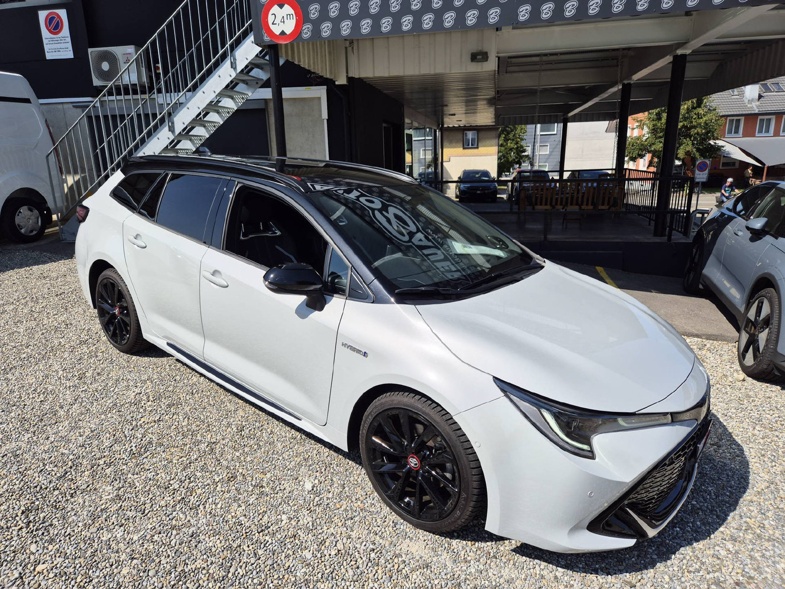 TOYOTA Corolla Touring Sports 2.0 HSD GR-S, Full-Hybrid Petrol/Electric, Second hand / Used, Automatic - 2