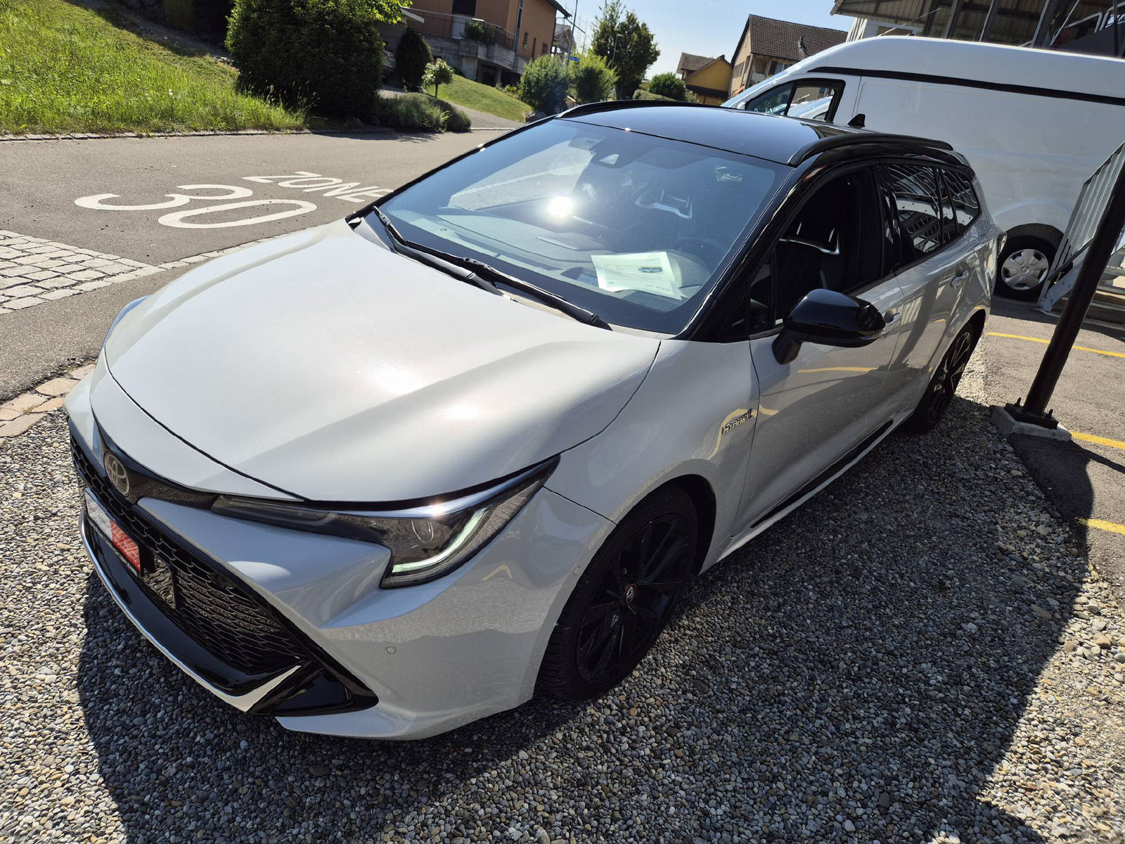 TOYOTA Corolla Touring Sports 2.0 HSD GR-S, Full-Hybrid Petrol/Electric, Second hand / Used, Automatic - 3