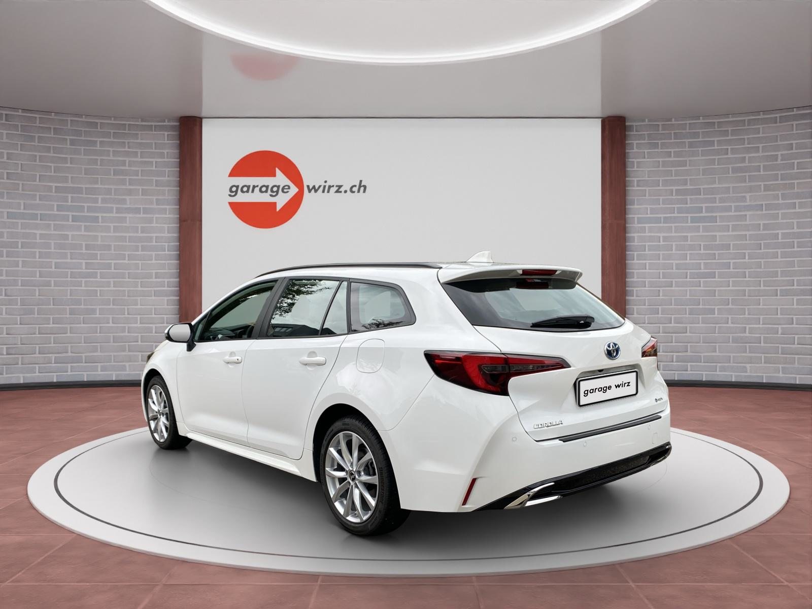TOYOTA Corolla Touring Sports 1.8 HSD Comfort inkl. Gratisservice 4, Hybride Intégral Essence/Électricité, Occasion / Utilisé, Automatique - 4