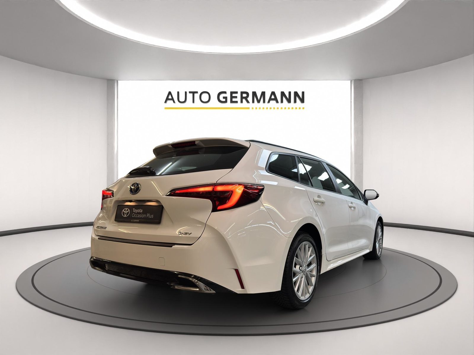TOYOTA Corolla Touring Sports 1.8 HSD Comfort, Full-Hybrid Petrol/Electric, Second hand / Used, Automatic - 3