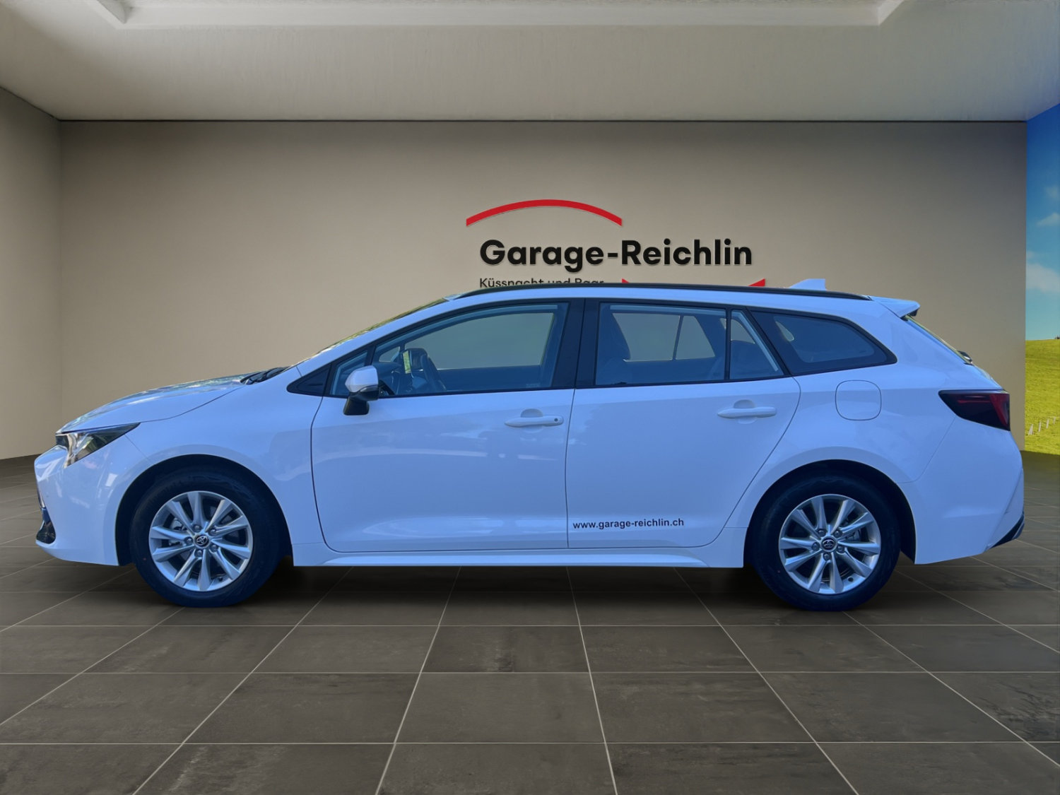 TOYOTA Corolla Touring Sports 1.8 HSD Comfort, Hybride Intégral Essence/Électricité, Occasion / Utilisé, Automatique - 2