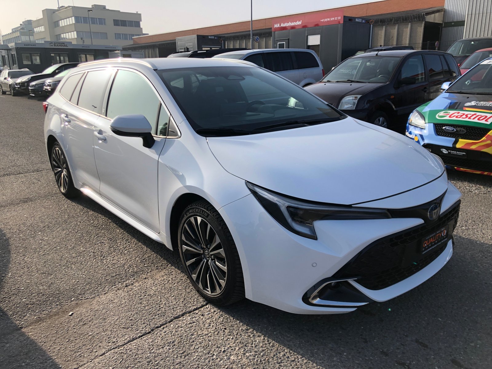 TOYOTA COROLLA, Full-Hybrid Petrol/Electric, Second hand / Used, Automatic - 3