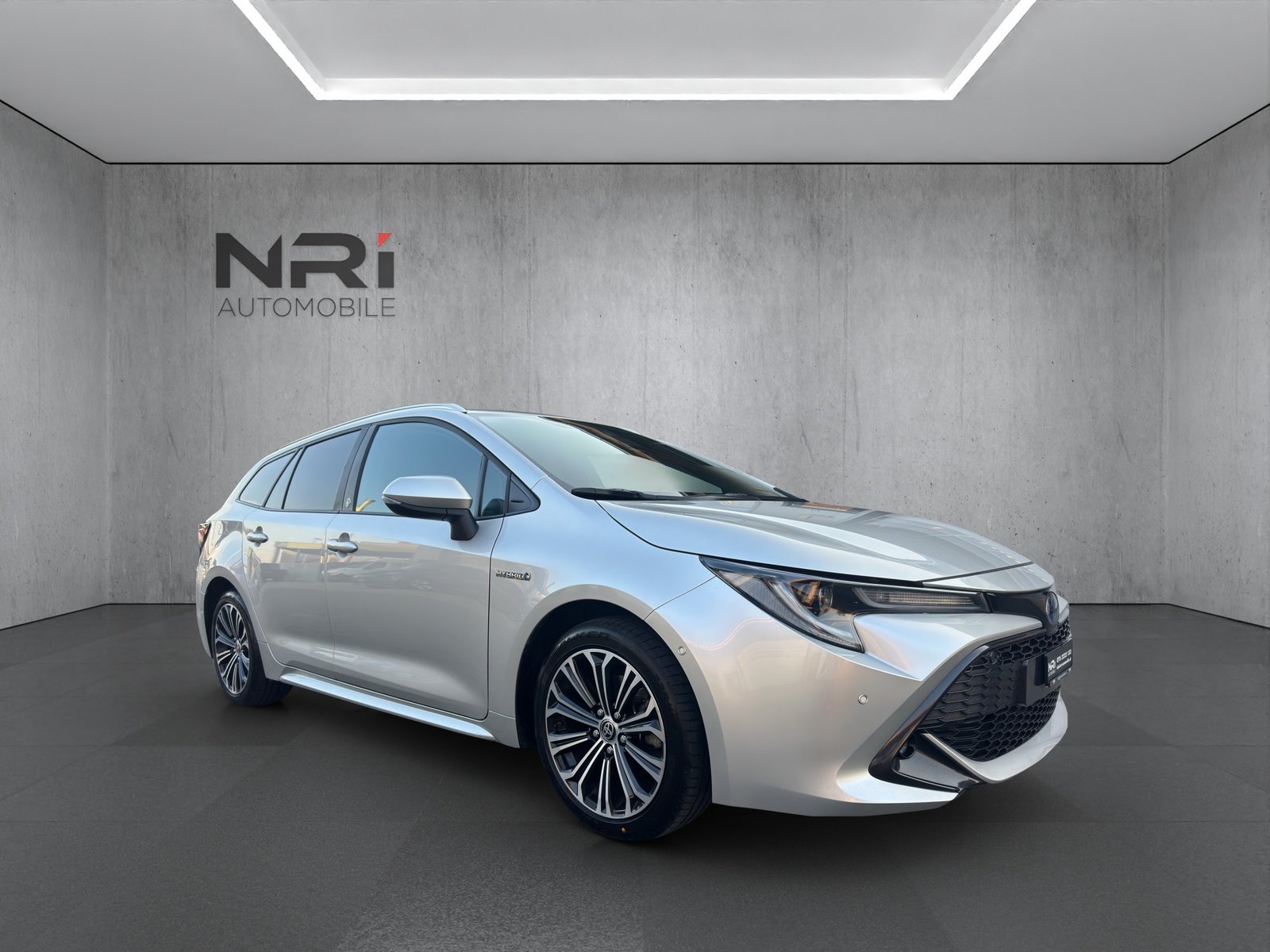 TOYOTA Corolla Touring Sports 2.0 HSD Trend, Hybride Intégral Essence/Électricité, Occasion / Utilisé, Automatique - 3