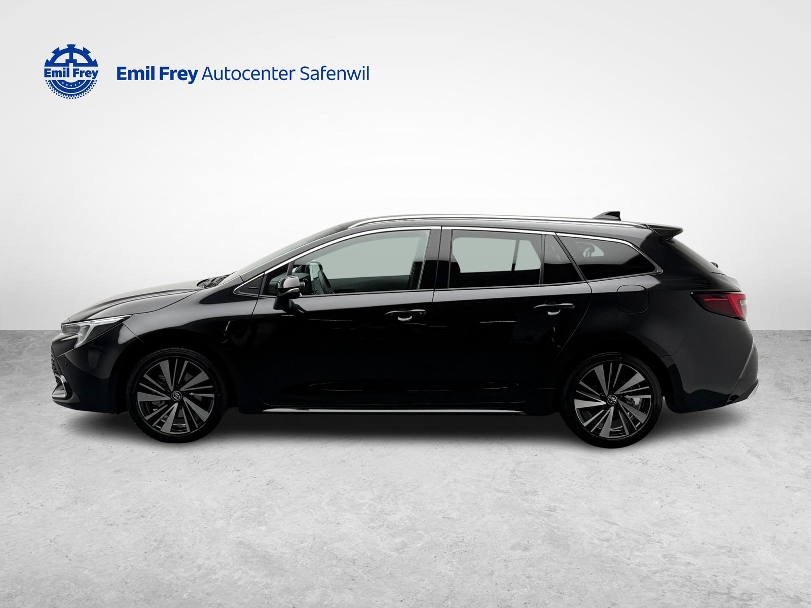 TOYOTA Corolla Touring Sports 2.0 HSD Trend, Full-Hybrid Petrol/Electric, Second hand / Used, Automatic - 2