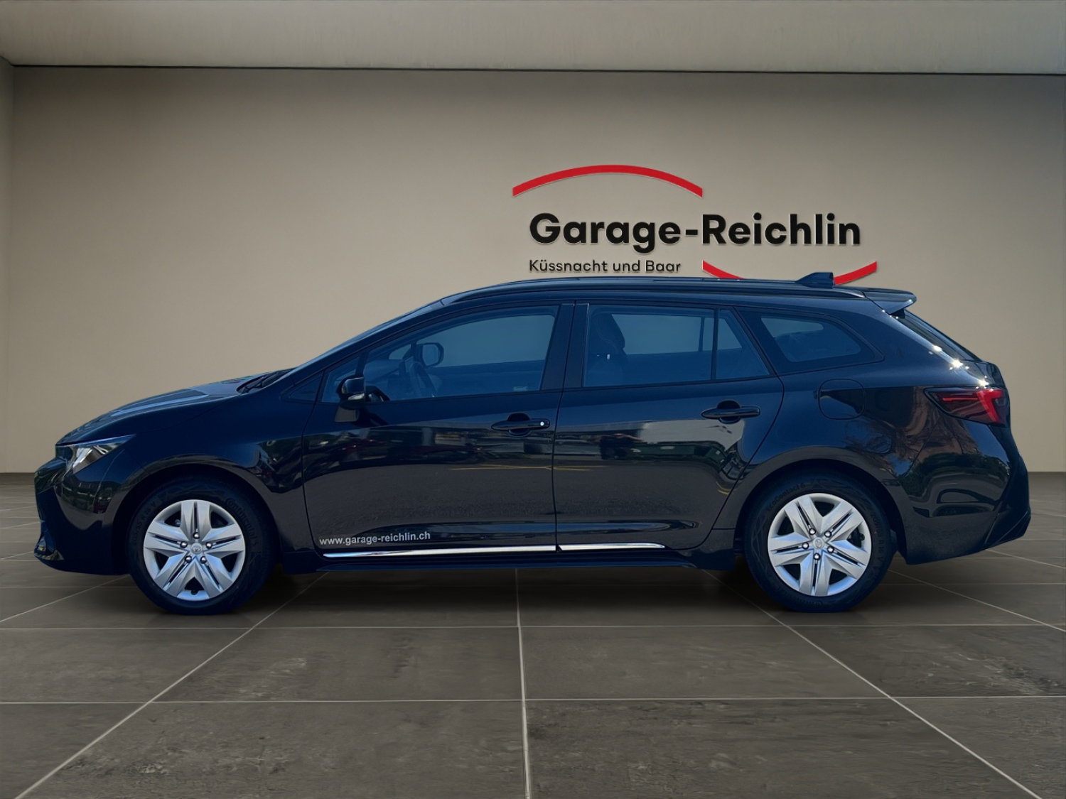 TOYOTA Corolla Touring Sports 1.8 HSD Active, Voll-Hybrid Benzin/Elektro, Occasion / Gebraucht, Automatik - 2