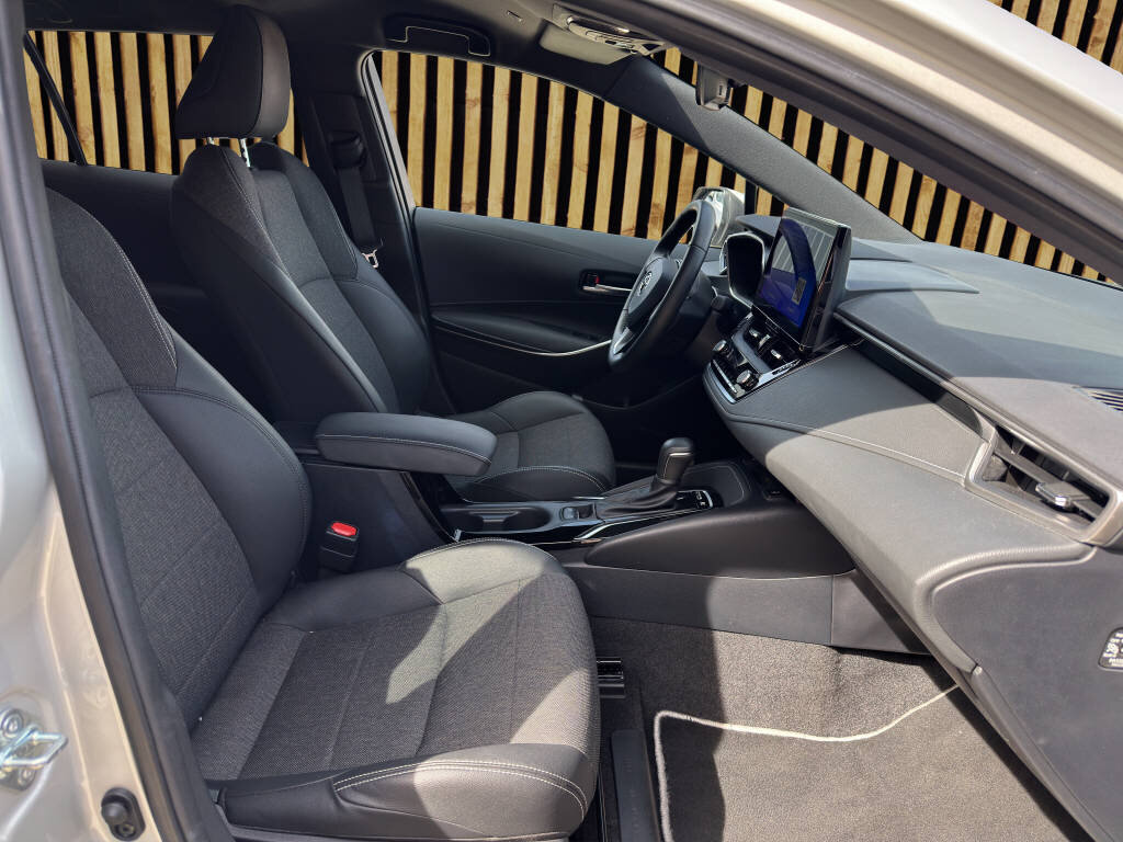 TOYOTA Corolla Touring Sports 1.8 HSD Trend, Hybride Intégral Essence/Électricité, Occasion / Utilisé, Automatique - 5