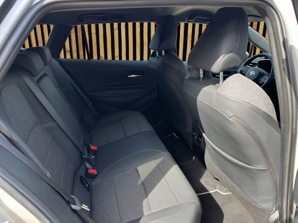 TOYOTA Corolla Touring Sports 1.8 HSD Trend, Hybride Intégral Essence/Électricité, Occasion / Utilisé, Automatique - 6