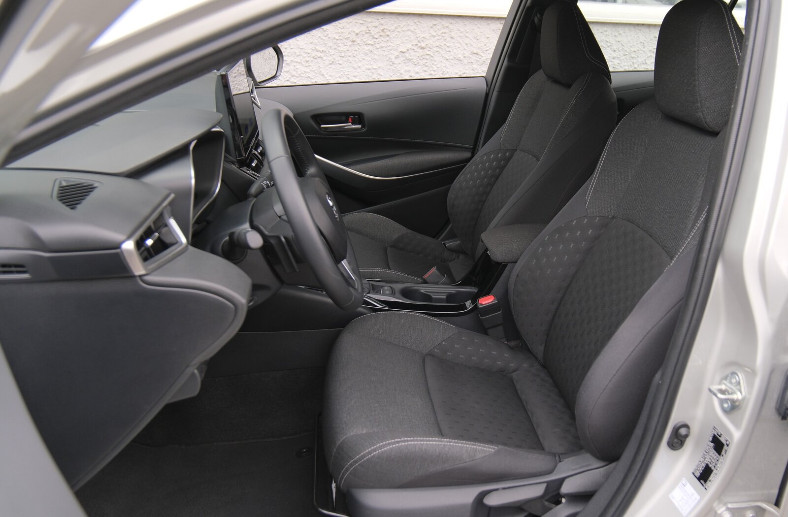 TOYOTA Corolla Touring Sports 2.0 HSD Trend e-CVT, Hybride Intégral Essence/Électricité, Occasion / Utilisé, Automatique - 4