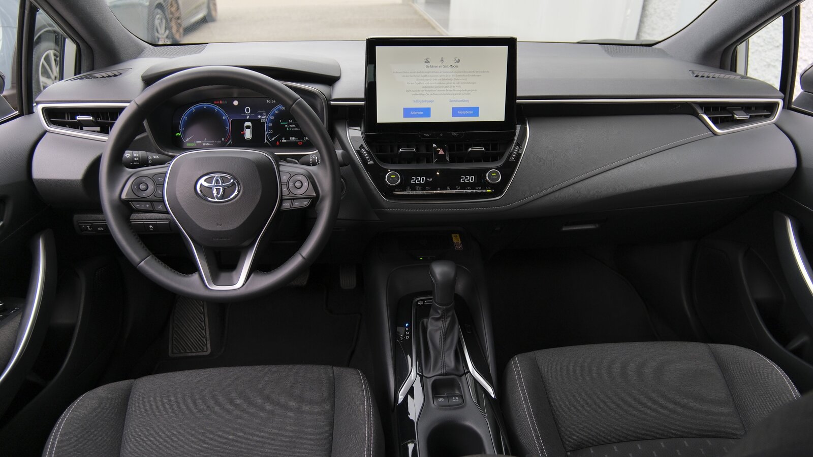 TOYOTA Corolla Touring Sports 2.0 HSD Trend e-CVT, Hybride Intégral Essence/Électricité, Occasion / Utilisé, Automatique - 6