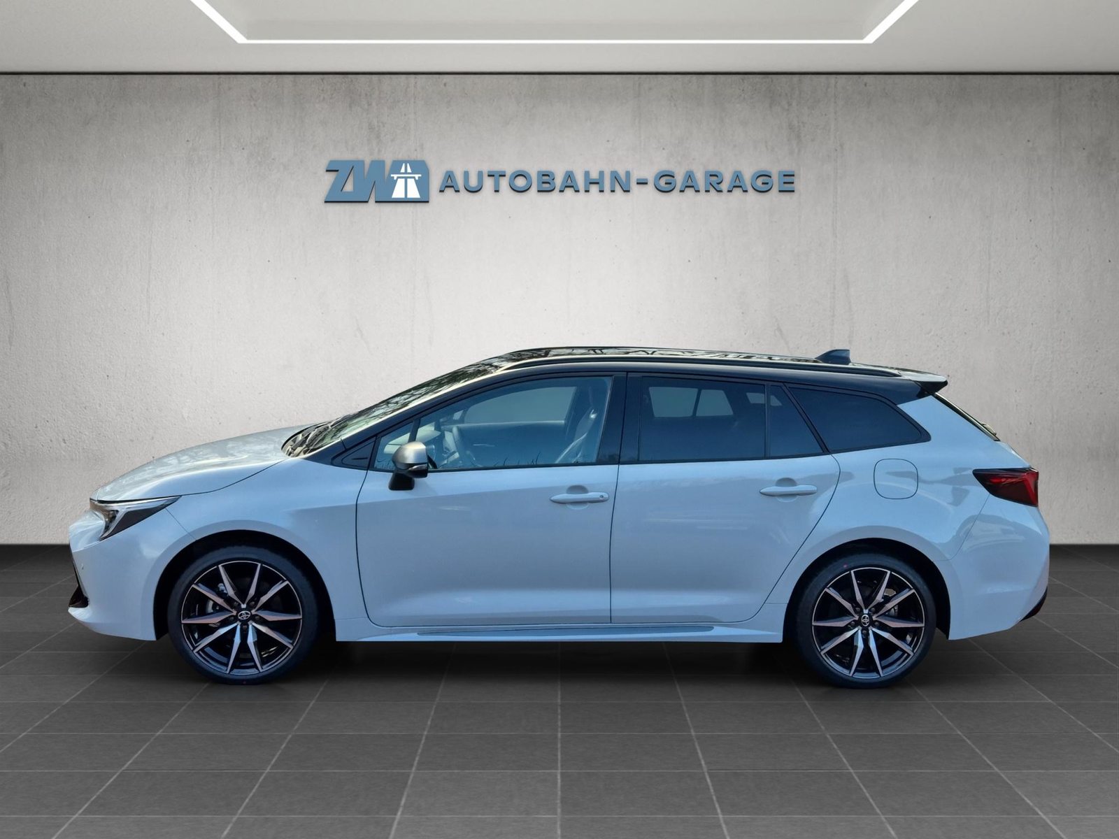 TOYOTA Corolla Touring Sports 2.0 HSD GR Sport, Full-Hybrid Petrol/Electric, Ex-demonstrator, Automatic - 2