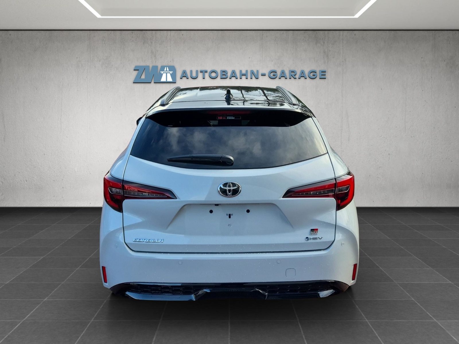 TOYOTA Corolla Touring Sports 2.0 HSD GR Sport, Full-Hybrid Petrol/Electric, Ex-demonstrator, Automatic - 4