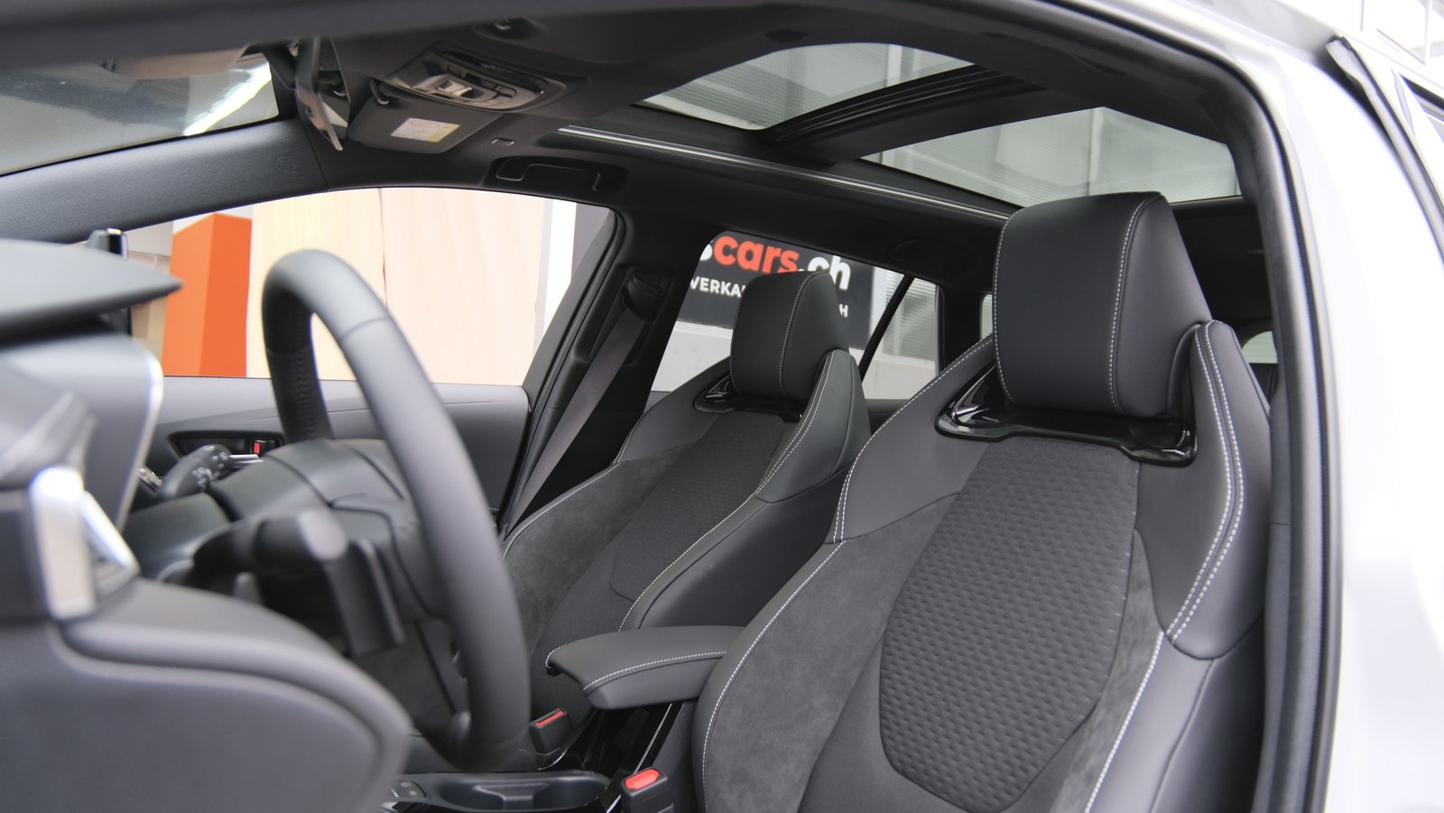 TOYOTA Corolla 2.0 HSD Premiumt e- CVT, Voll-Hybrid Benzin/Elektro, Neuwagen, Automat - 7