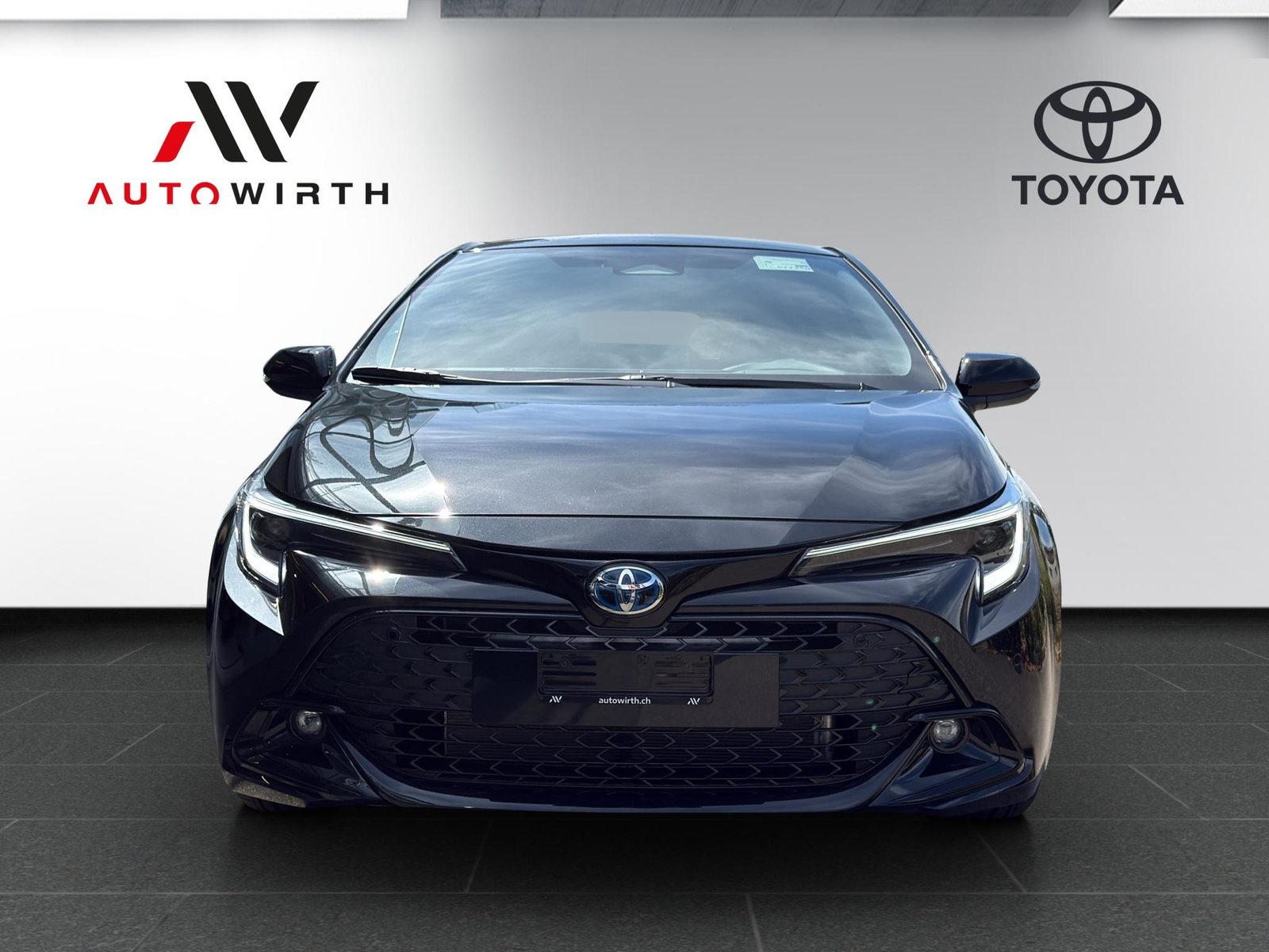 TOYOTA Corolla 1.8 HSD Swiss Edition, Full-Hybrid Petrol/Electric, New car, Automatic - 2