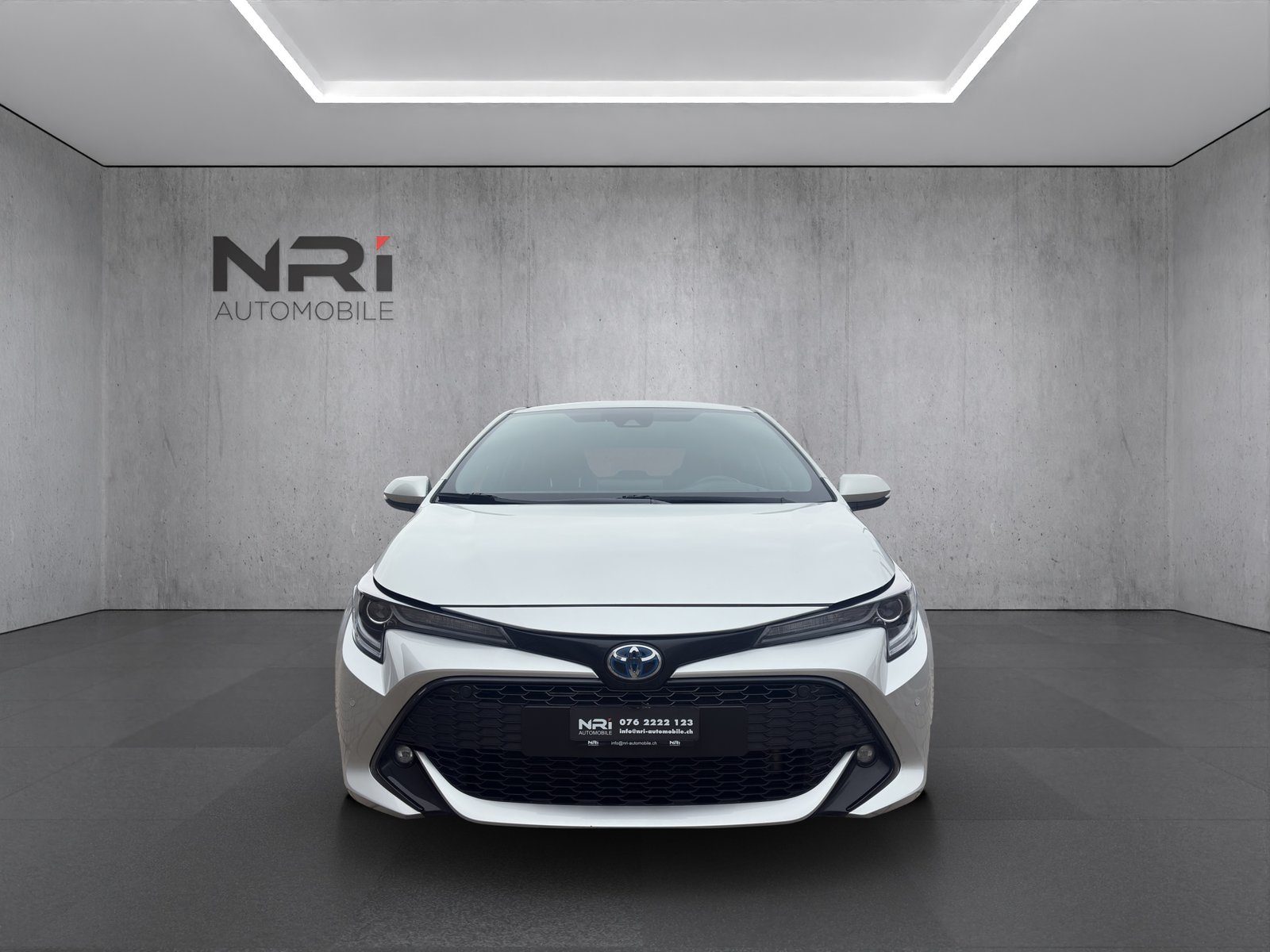 TOYOTA Corolla 1.8 HSD Trend, Full-Hybrid Petrol/Electric, Second hand / Used, Automatic - 2
