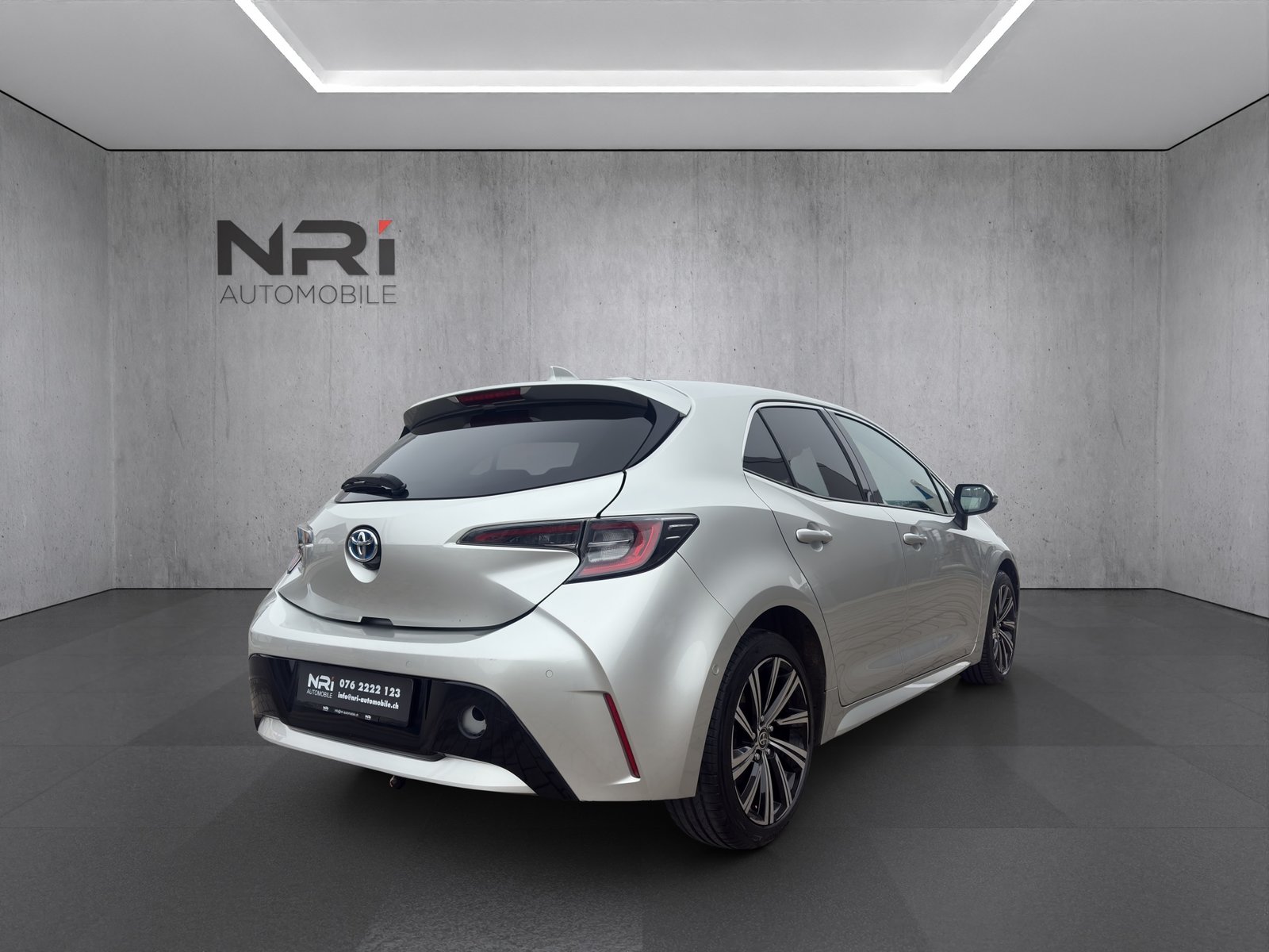 TOYOTA Corolla 1.8 HSD Trend, Full-Hybrid Petrol/Electric, Second hand / Used, Automatic - 5