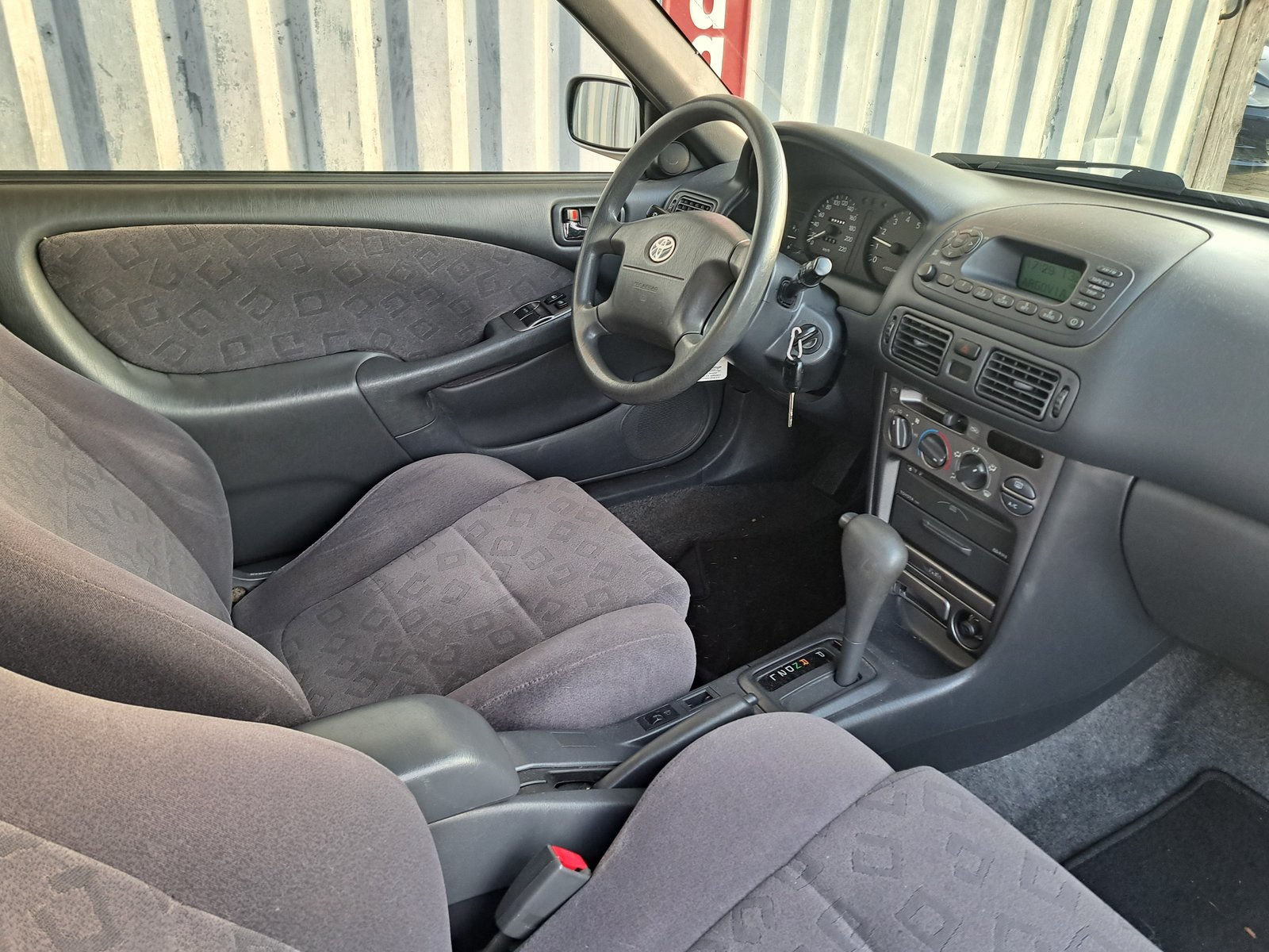 TOYOTA Corolla 1.6 Linea Sol plus, Benzin, Occasion / Gebraucht, Handschaltung - 3