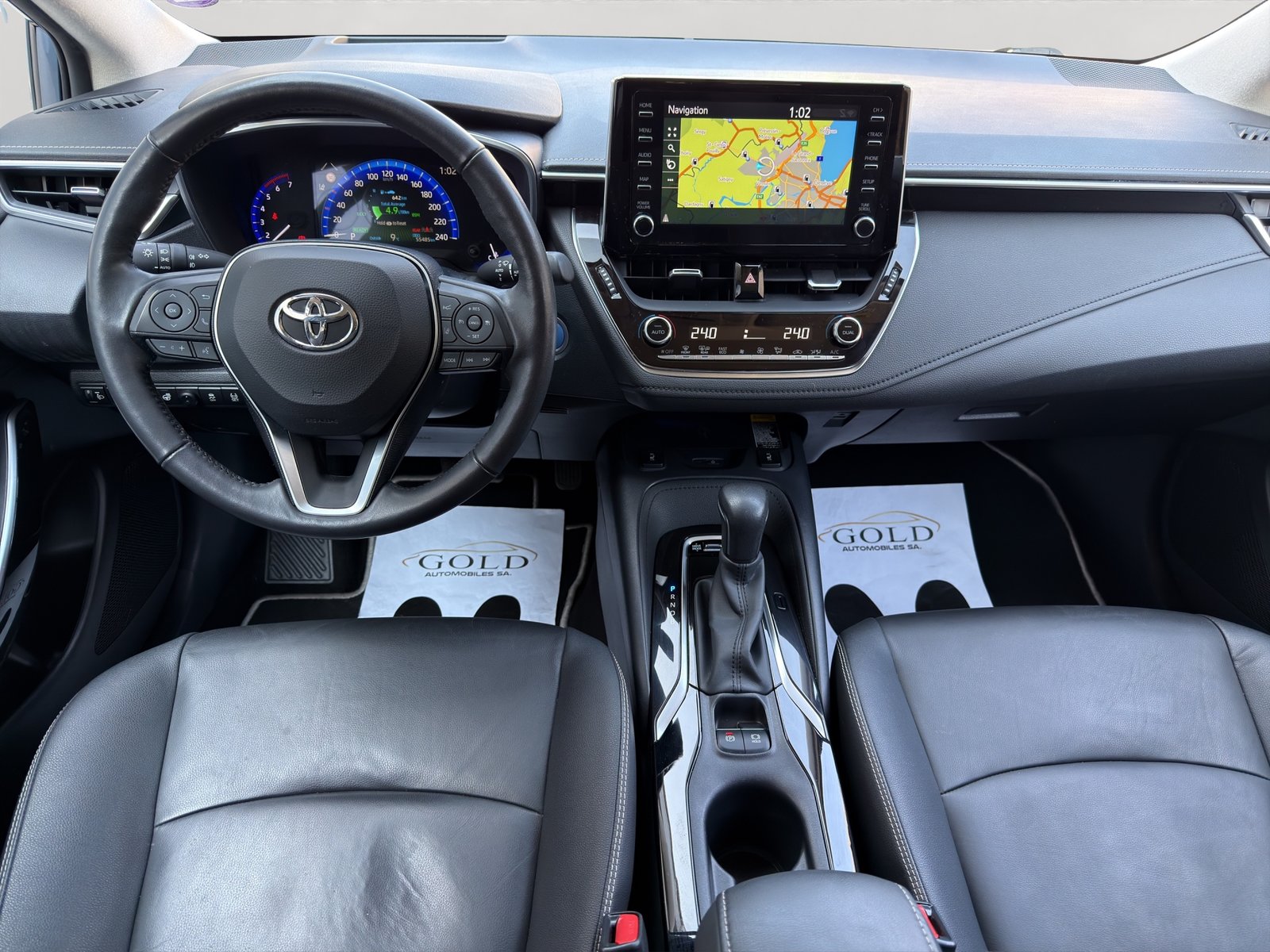 TOYOTA Corolla 1.8 HSD Limousine Comfort e-CVT, Full-Hybrid Petrol/Electric, Second hand / Used, Automatic - 3