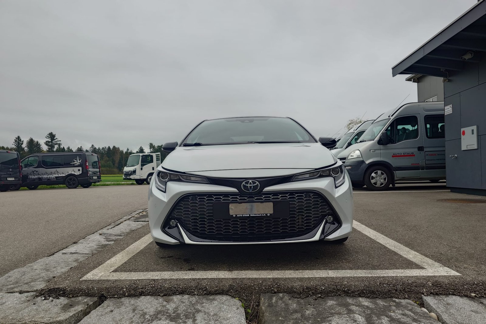 TOYOTA Corolla 2.0 HSD GR-S, Hybride Intégral Essence/Électricité, Occasion / Utilisé, Automatique - 3