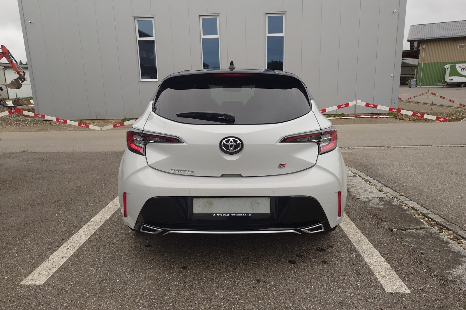 TOYOTA Corolla 2.0 HSD GR-S, Hybride Intégral Essence/Électricité, Occasion / Utilisé, Automatique - 6