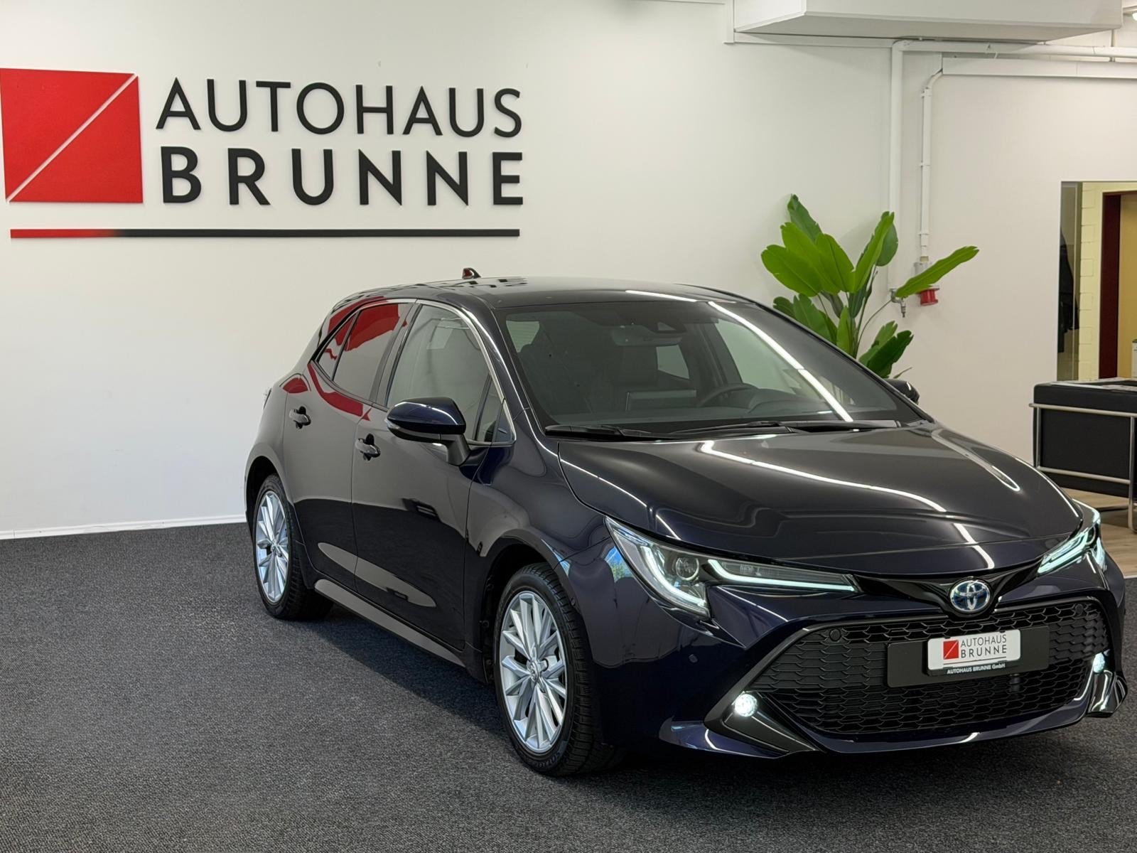 TOYOTA Corolla 1.8 HSD Active e- CVT, Hybride Integrale Benzina/Elettrica, Occasioni / Usate, Automatico - 3